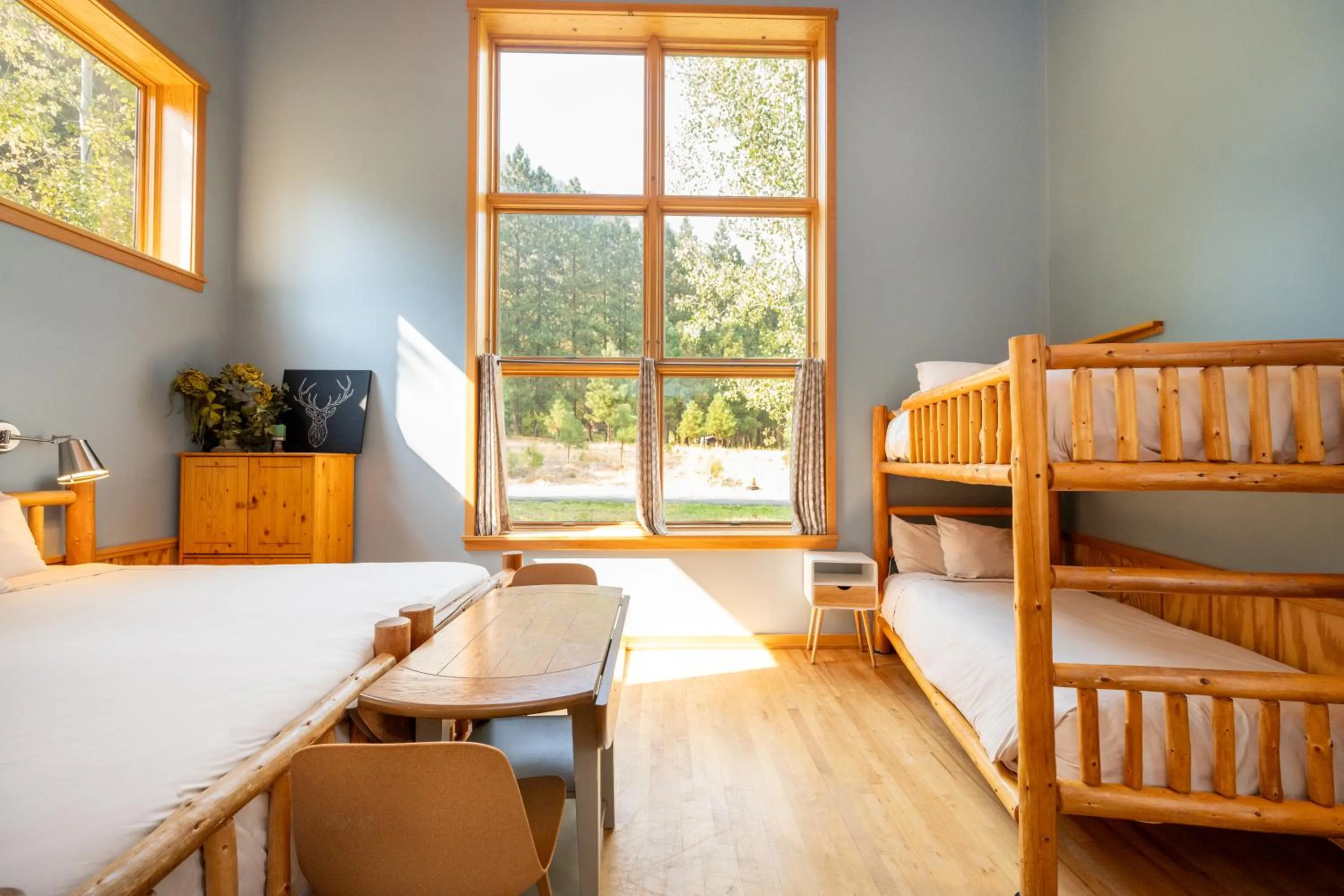 Bedroom, Bed in Sleeping Lady Mountain Resort