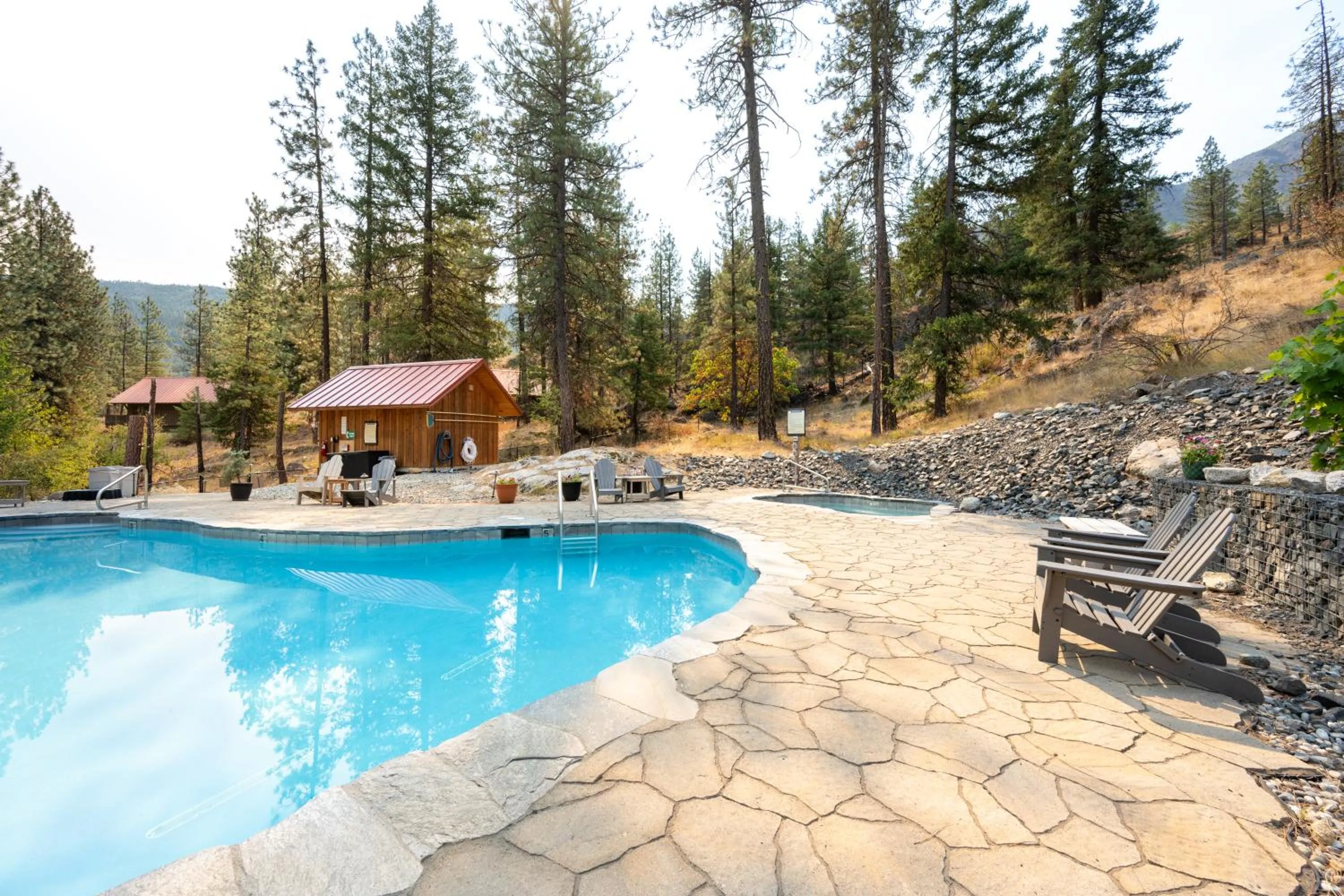 Hot Tub in Sleeping Lady Mountain Resort & Spa