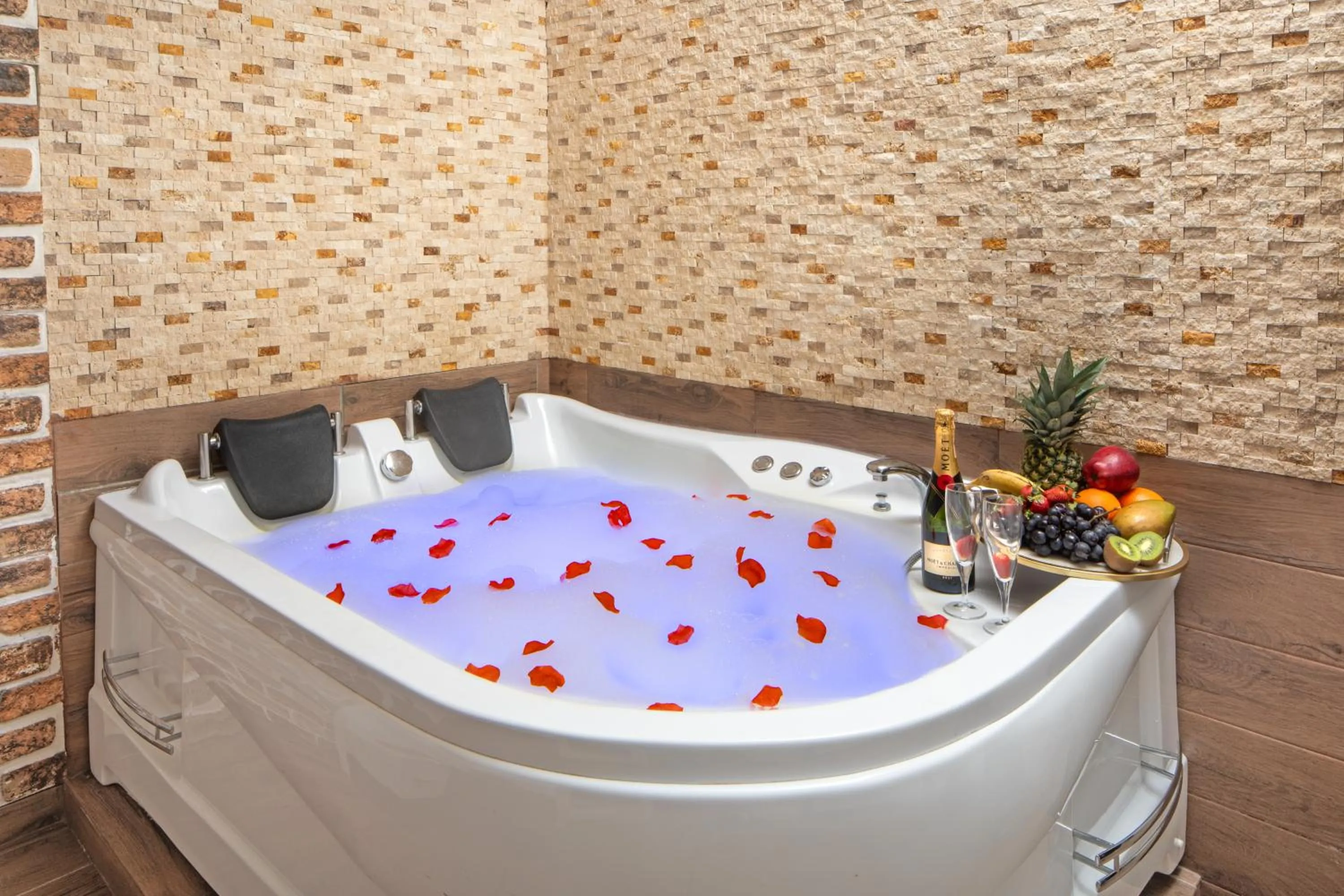 Bath in İstanbul Hotel & Suites