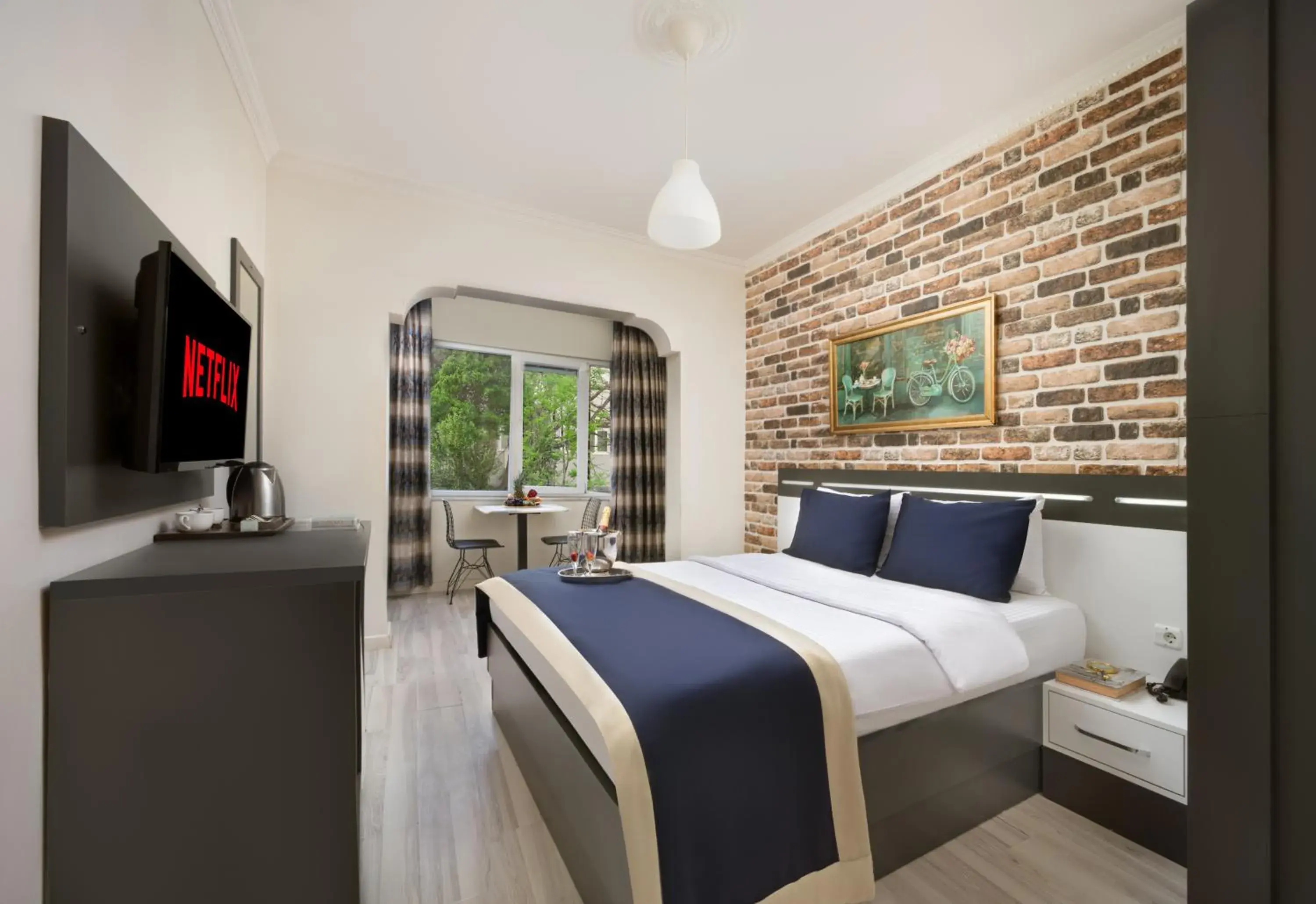 Bed in İstanbul Hotel & Suites Bed in İstanbul Hotel & Suites