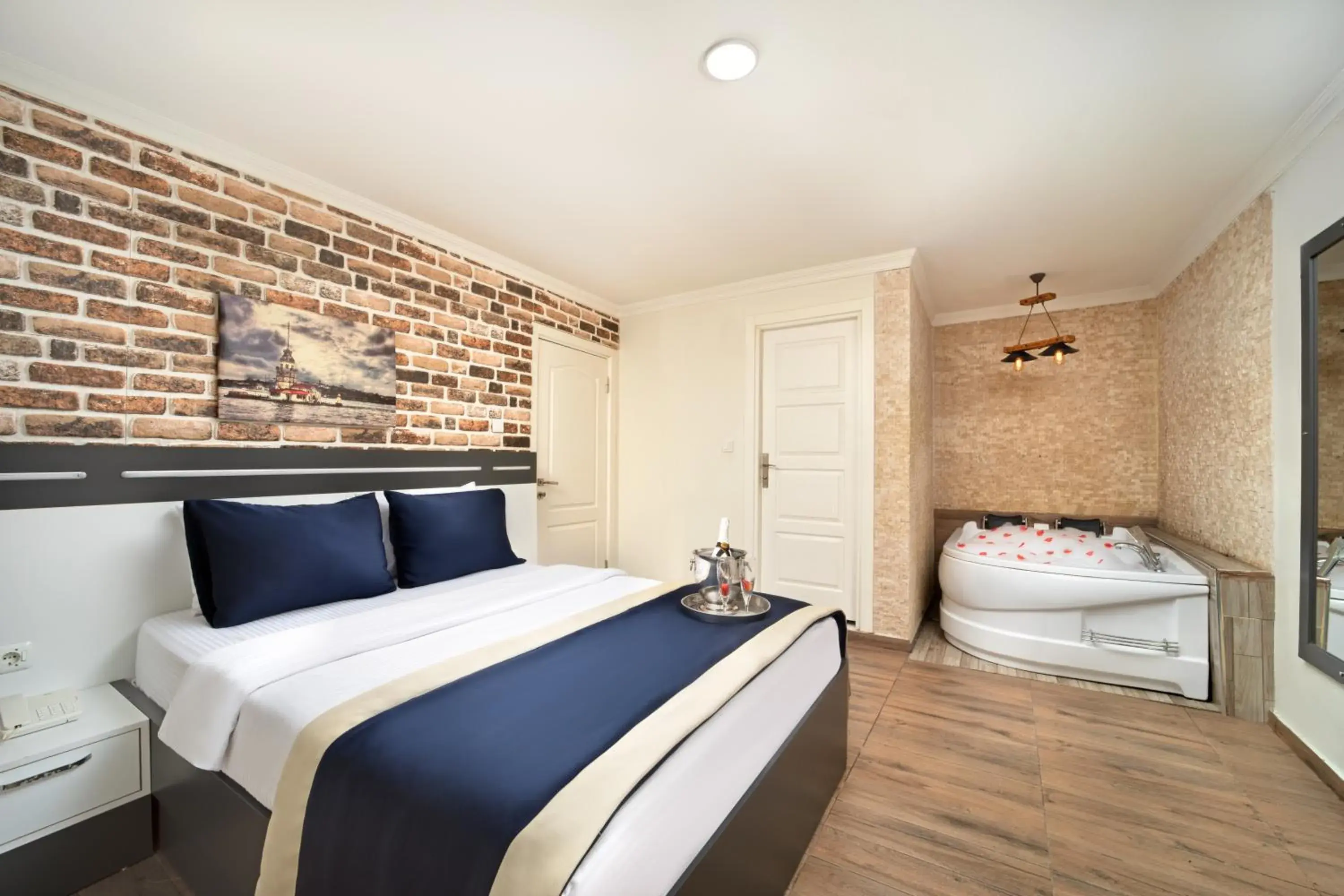 Photo of the whole room, Bed in İstanbul Hotel & Suites Photo of the whole room, Bed in İstanbul Hotel & Suites