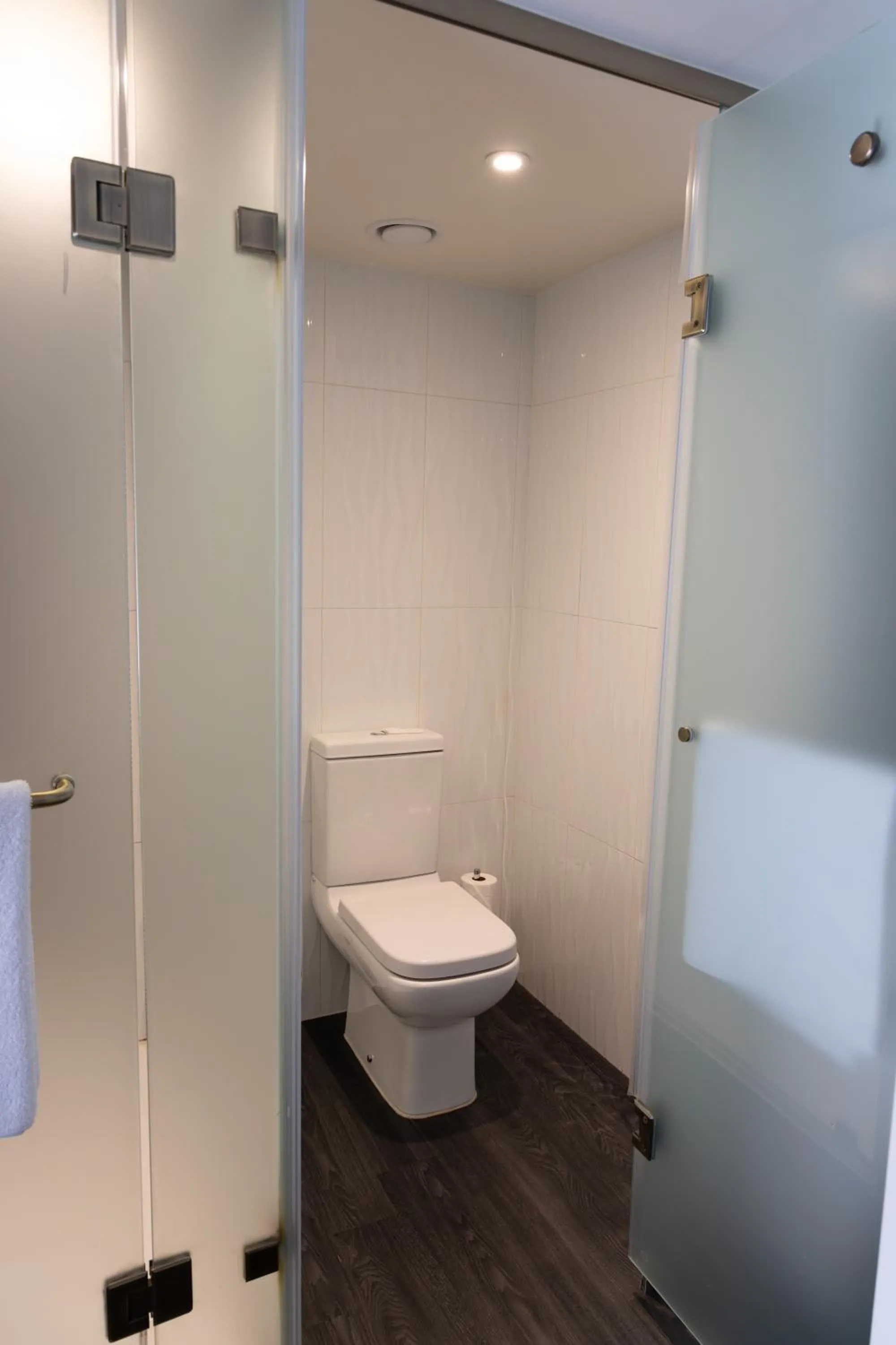 Toilet in ONOMO Hotel Foreshore