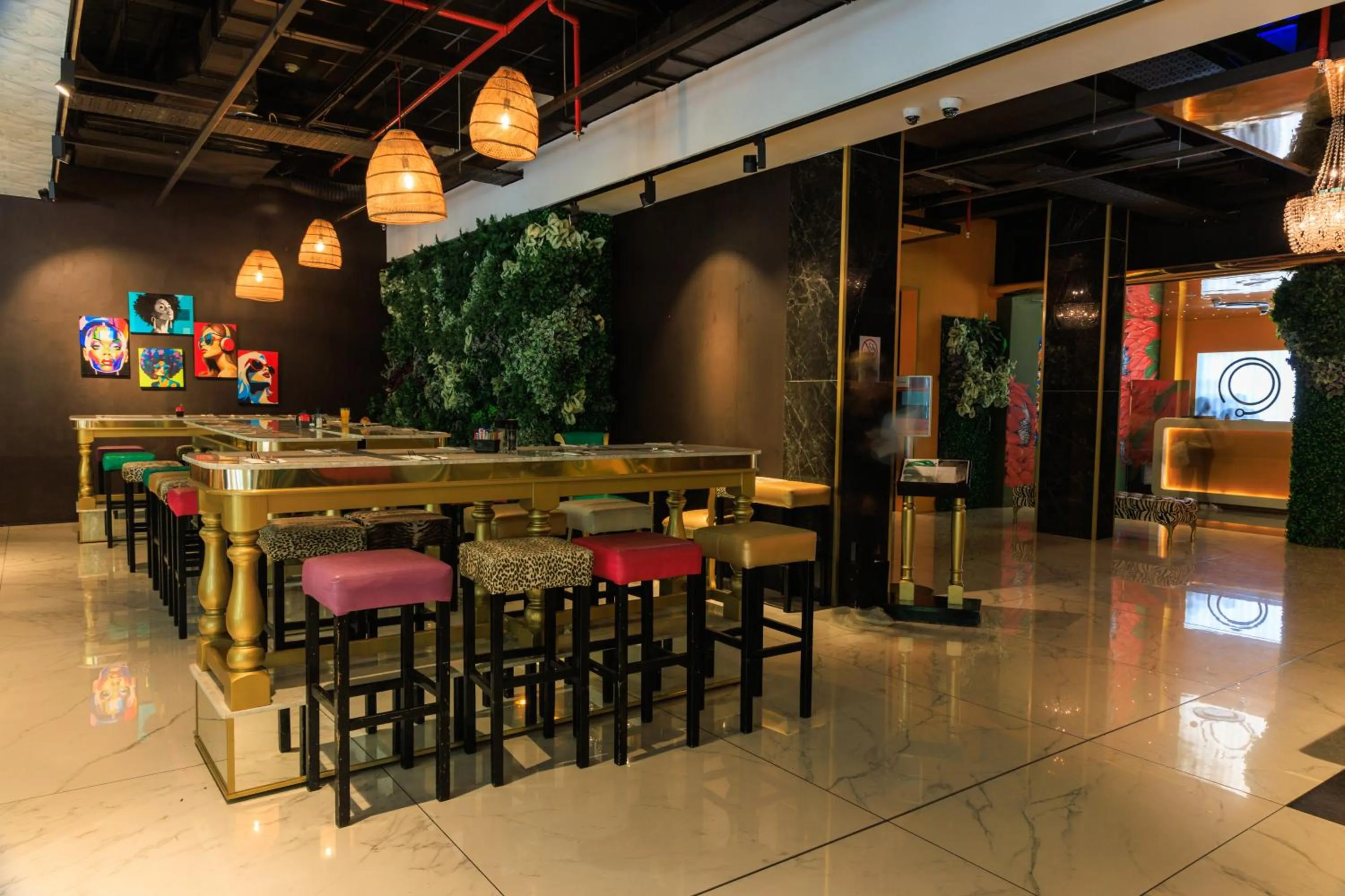 Restaurant/places to eat in ONOMO Hotel Foreshore