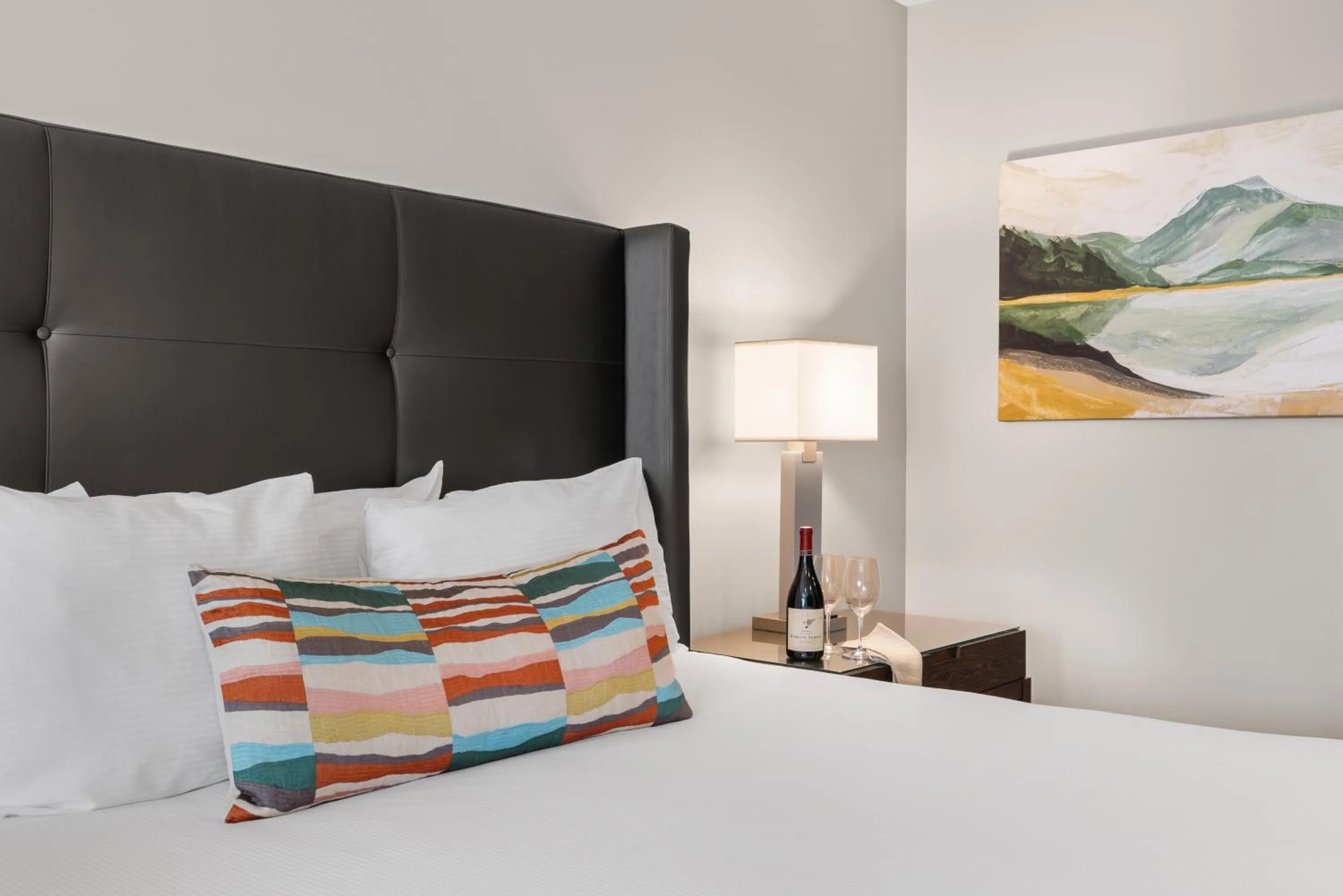 Bedroom, Bed in Oxford Hotel Bend