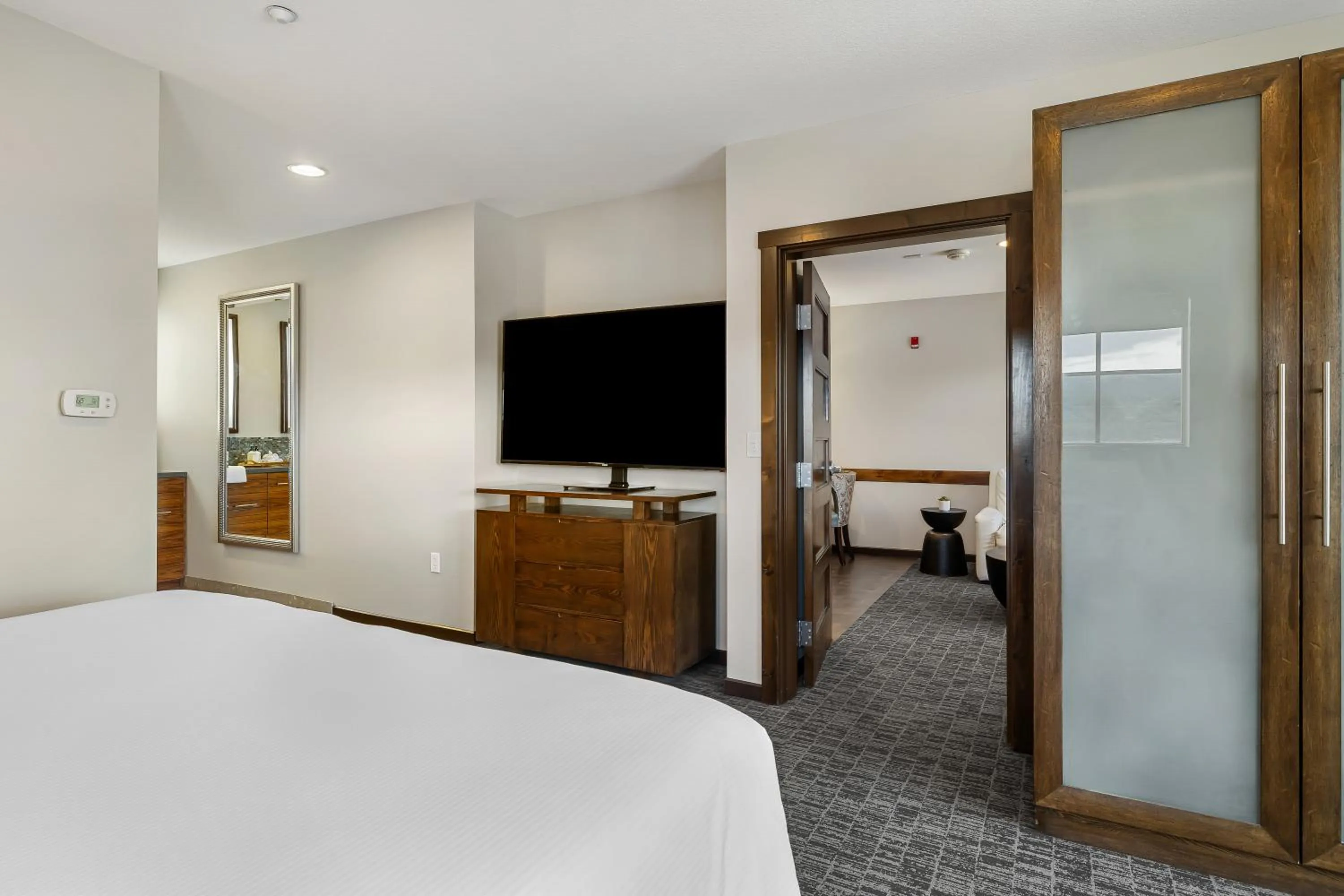 Bedroom, Bed in Oxford Hotel Bend