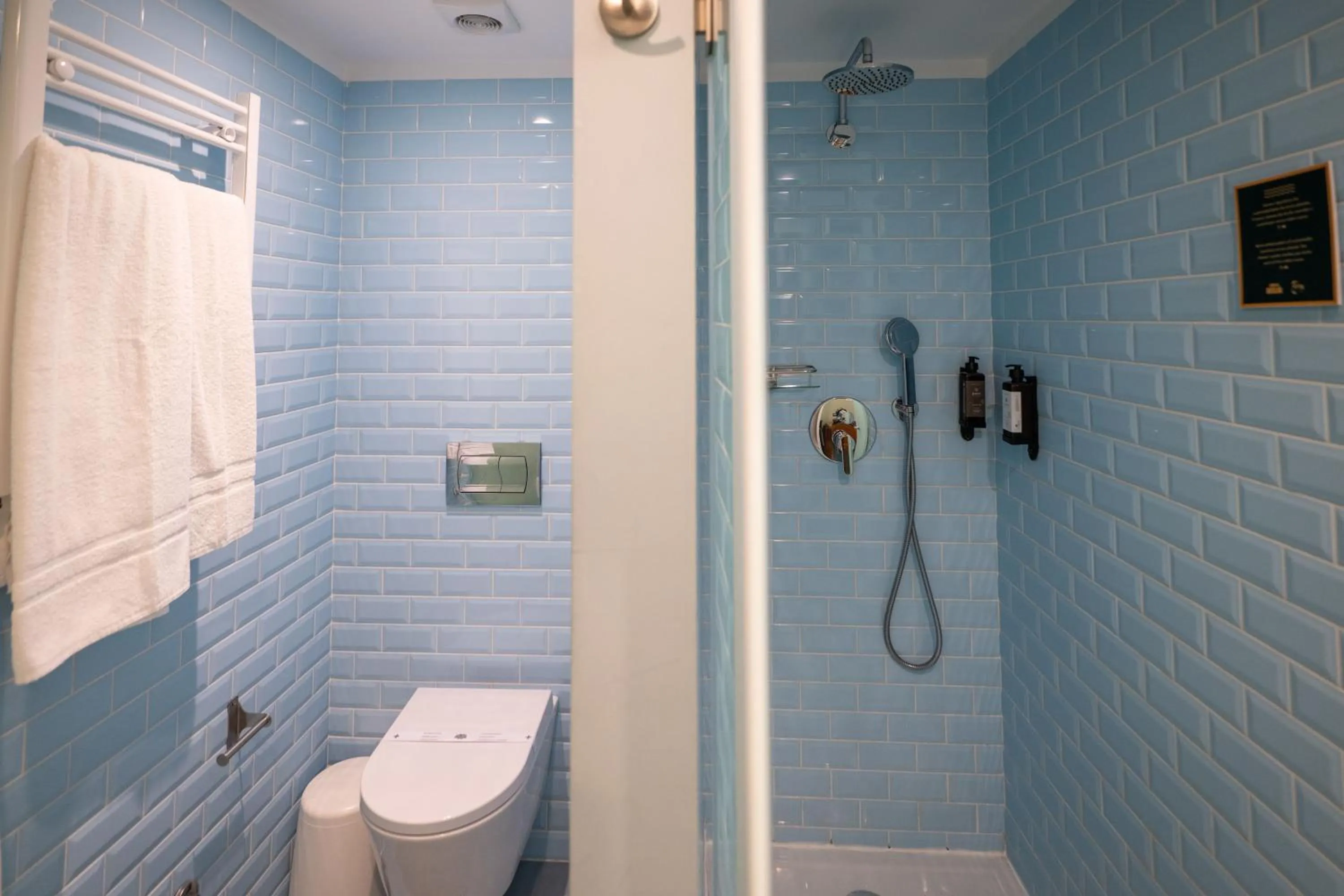 Shower in Jardim da Batalha Boutique Hotel by Shiadu