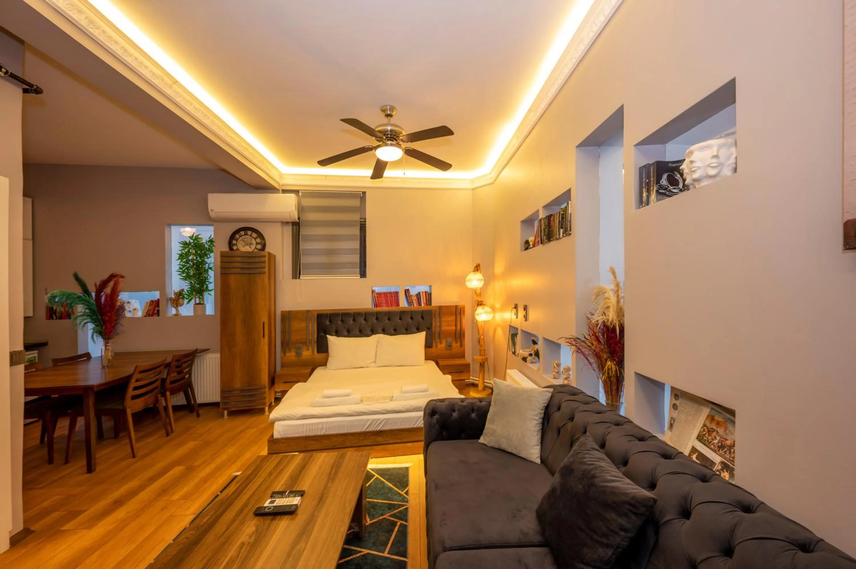 Photo of the whole room in Dorne Suite Taksim Hotel