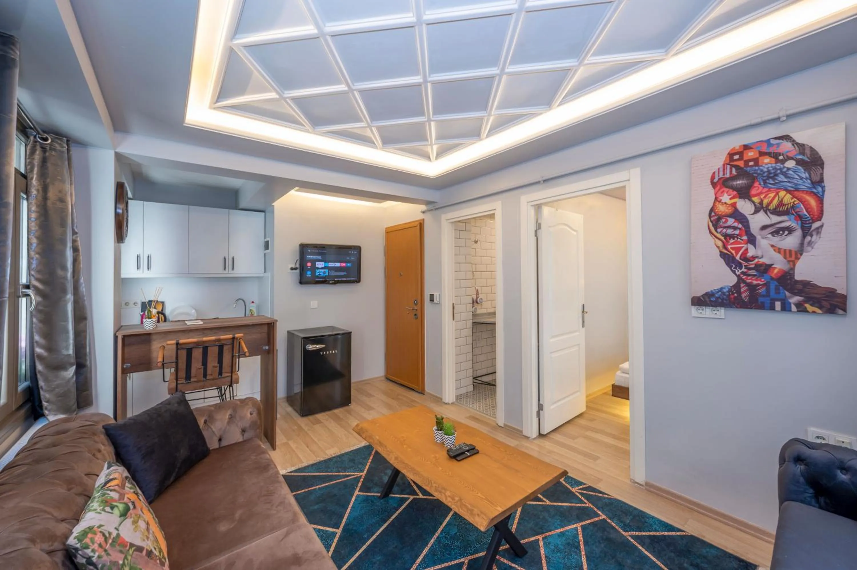 TV and multimedia in Dorne Suite Taksim Hotel