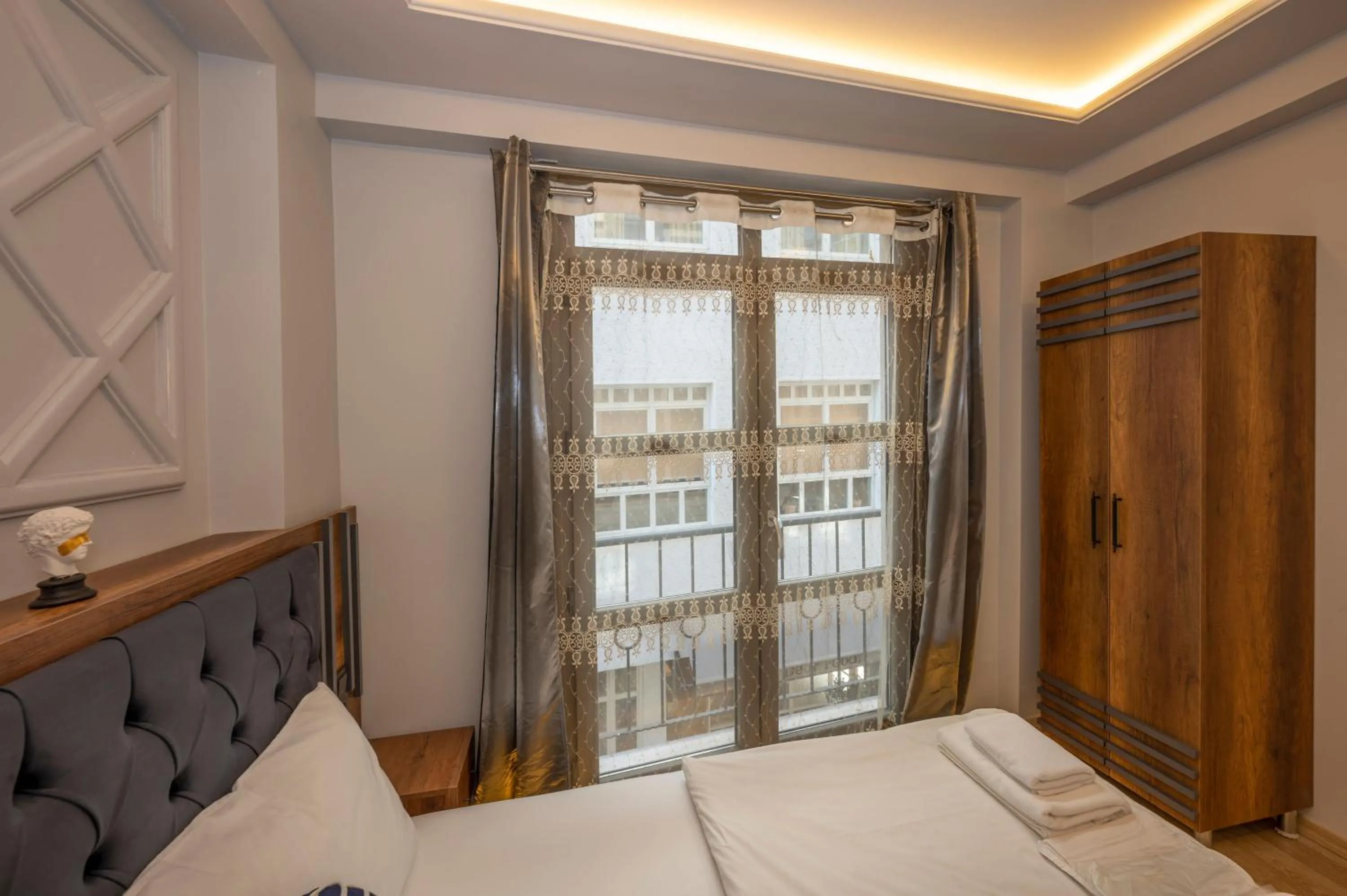 Bedroom, Bed in Dorne Suite Taksim Hotel