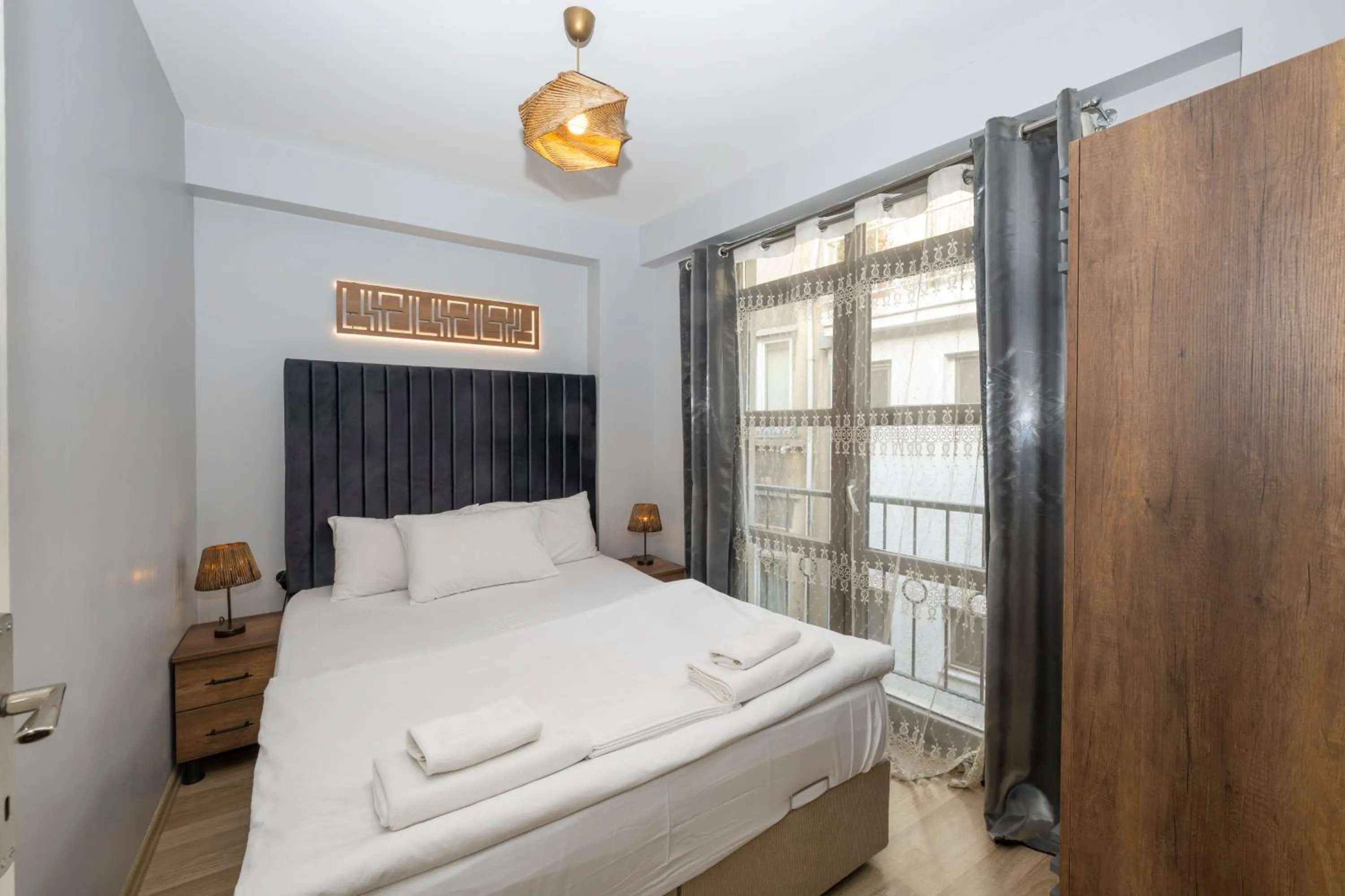 Bed in Dorne Suite Taksim Hotel