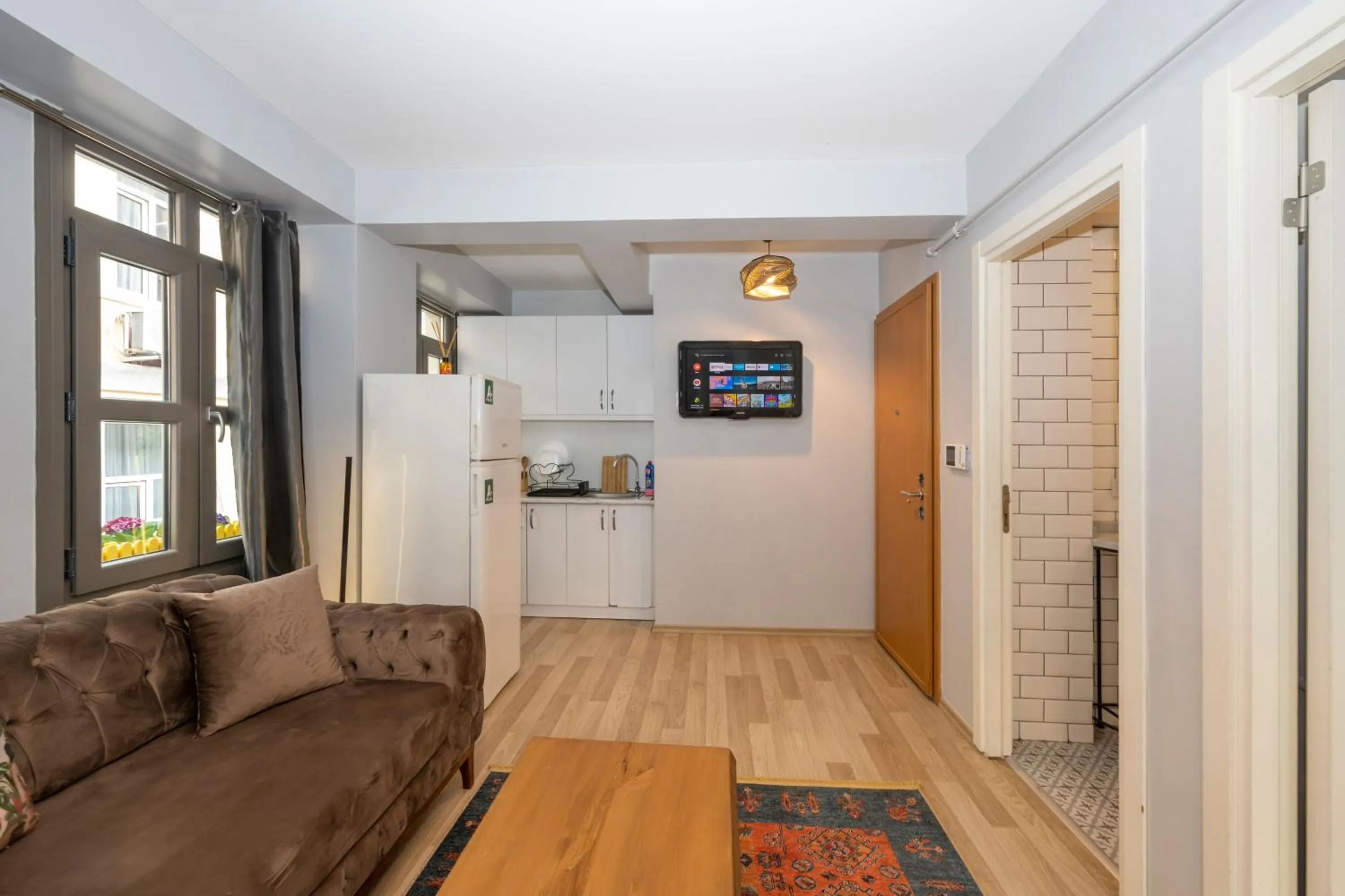 TV and multimedia in Dorne Suite Taksim Hotel