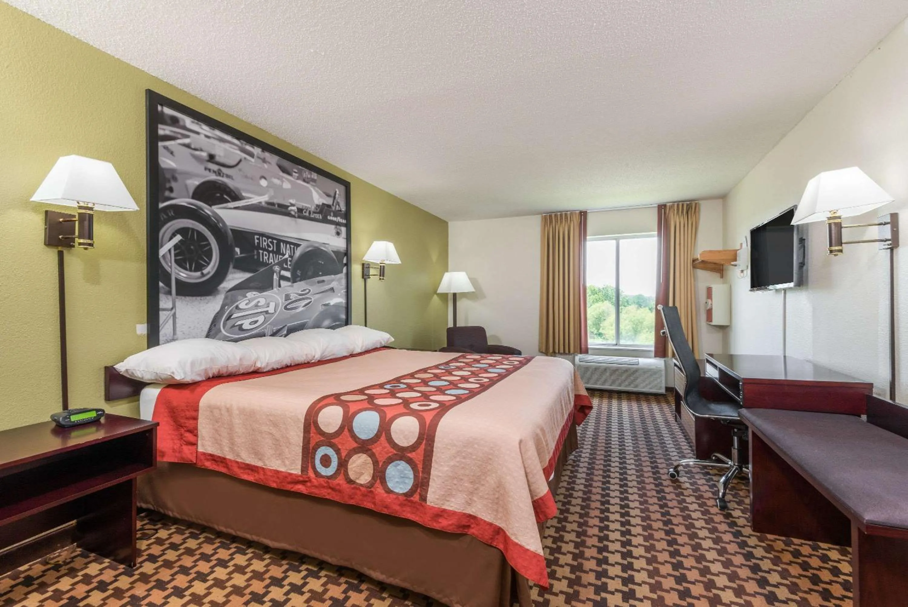 Photo of the whole room, Bed in Super 8 by Wyndham Cloverdale IN