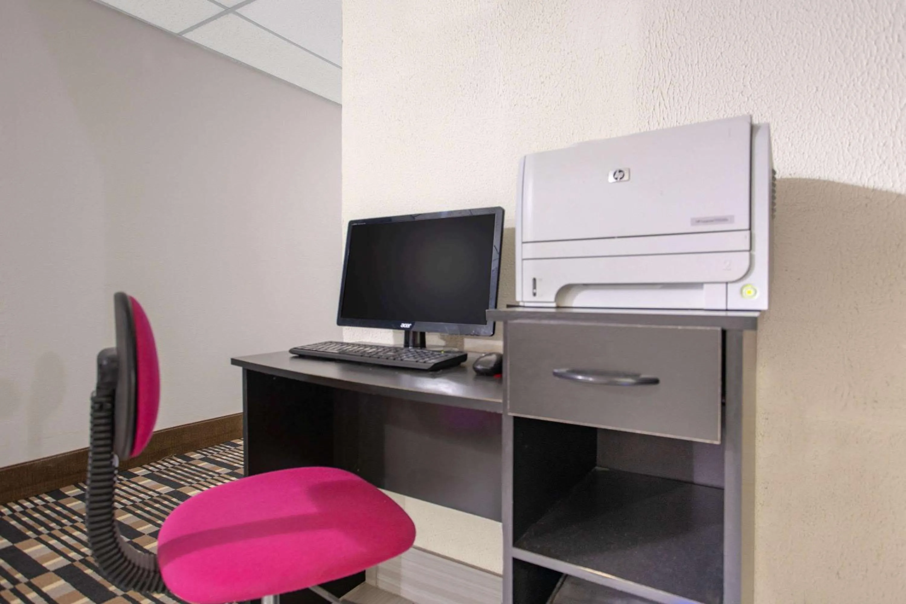 Business facilities in Days Inn by Wyndham Fond du Lac