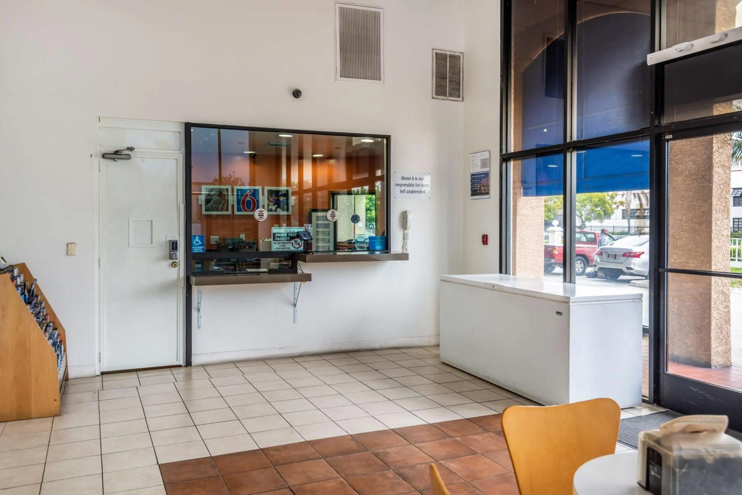 Lobby or reception in Motel 6-Gardena, CA - South
