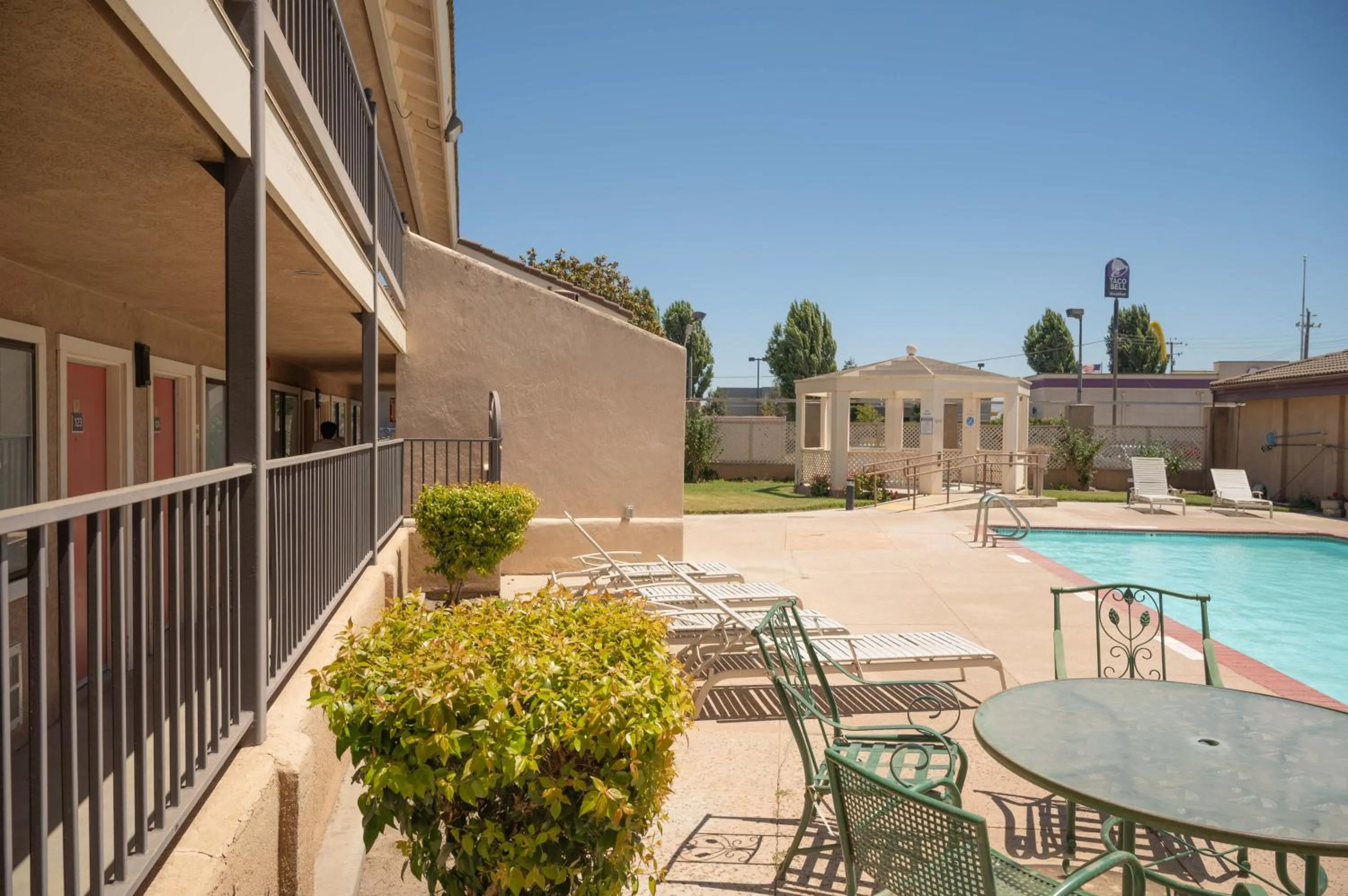 Restaurant/places to eat in Motel 6 Soledad, CA