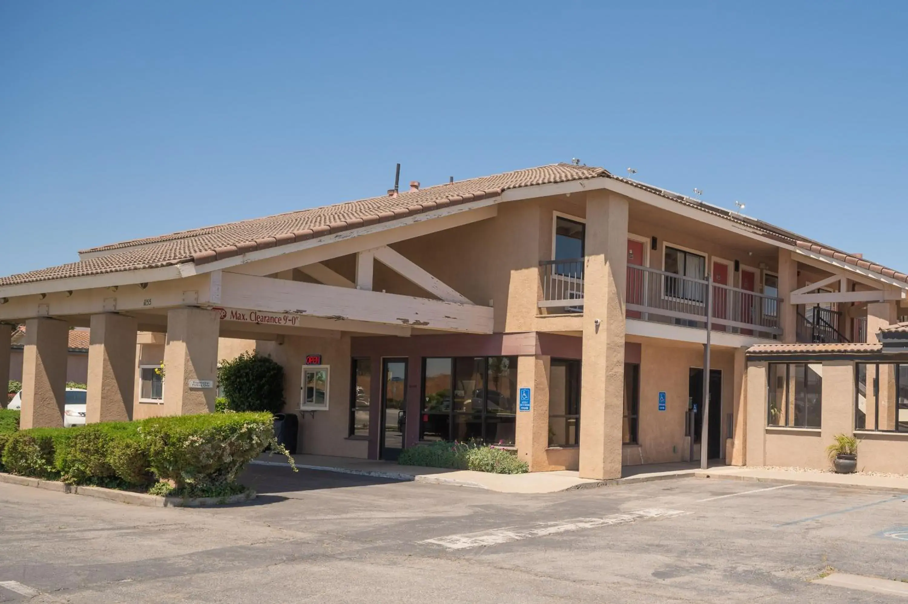 Property building in Motel 6 Soledad, CA Property building in Motel 6 Soledad, CA