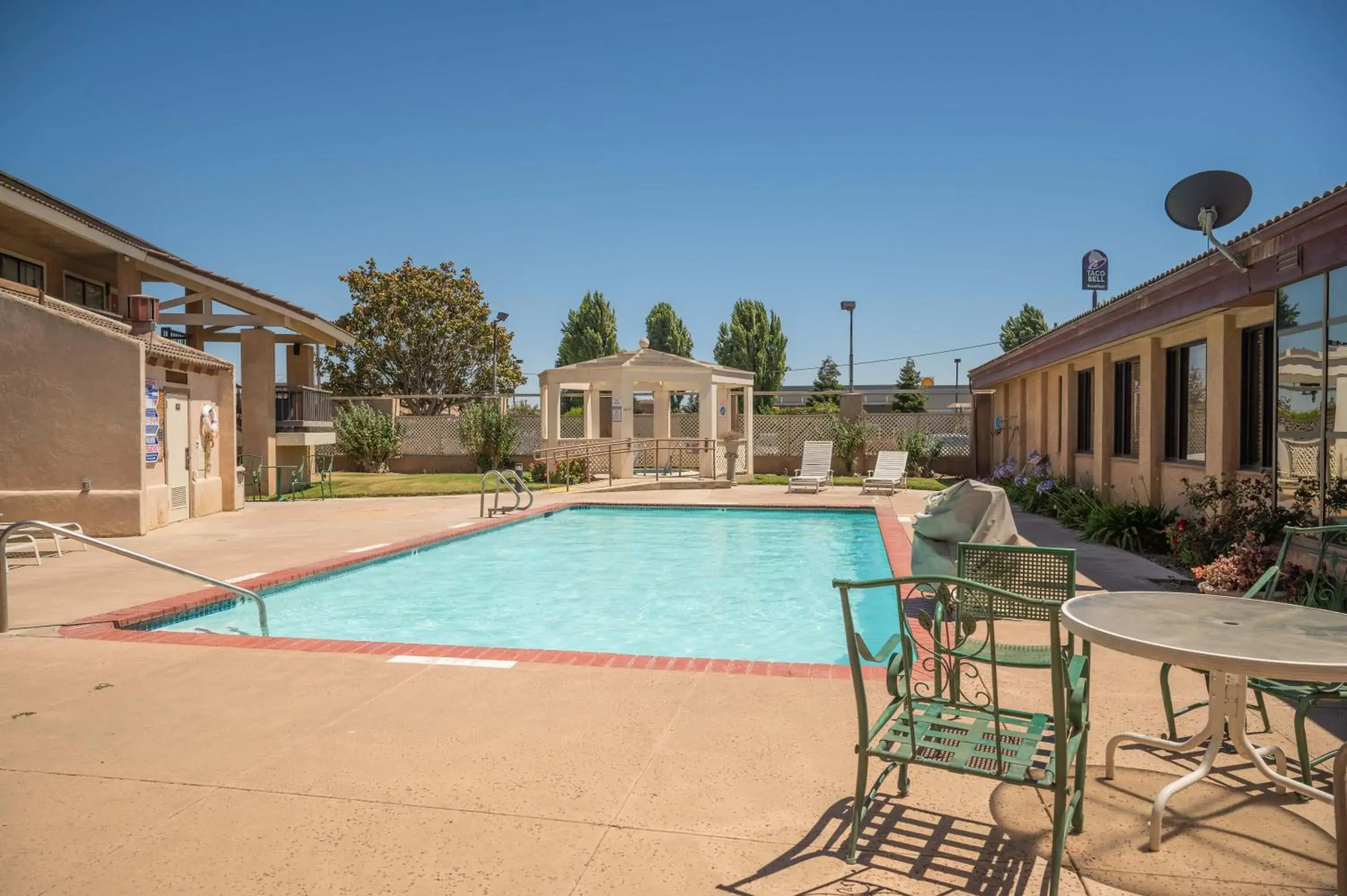 Pool view in Motel 6 Soledad, CA Pool view in Motel 6 Soledad, CA