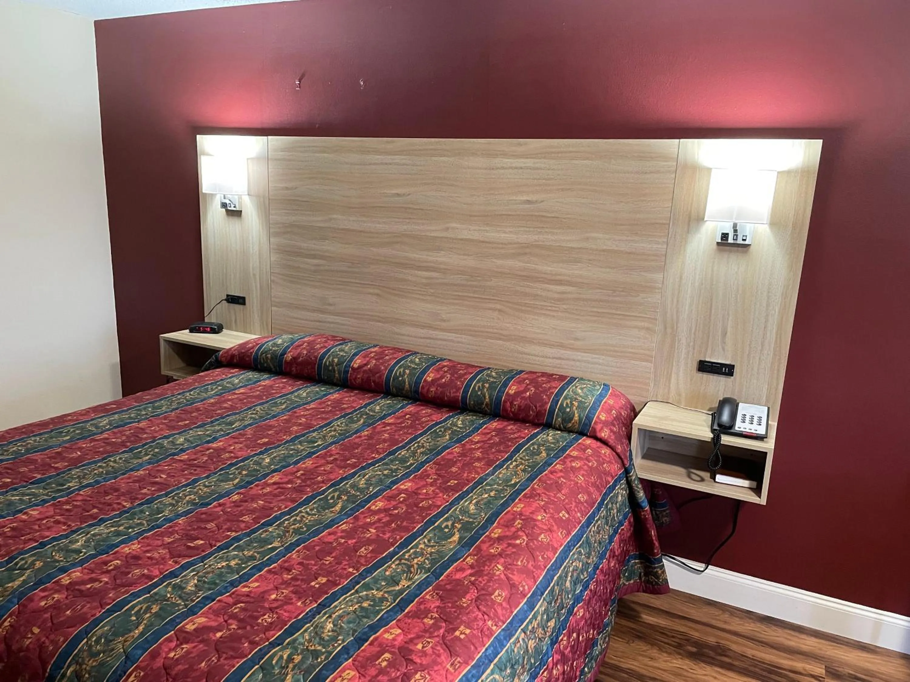 Bed in Jameson Inn Conyers