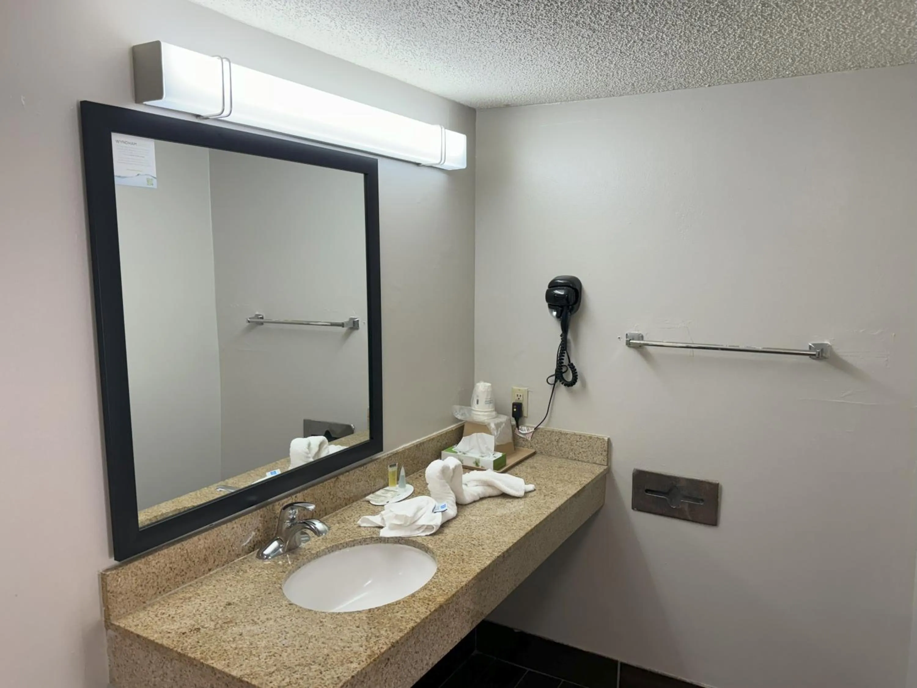 Days Inn & Suites by Wyndham Tuscaloosa - Univ. of Alabama