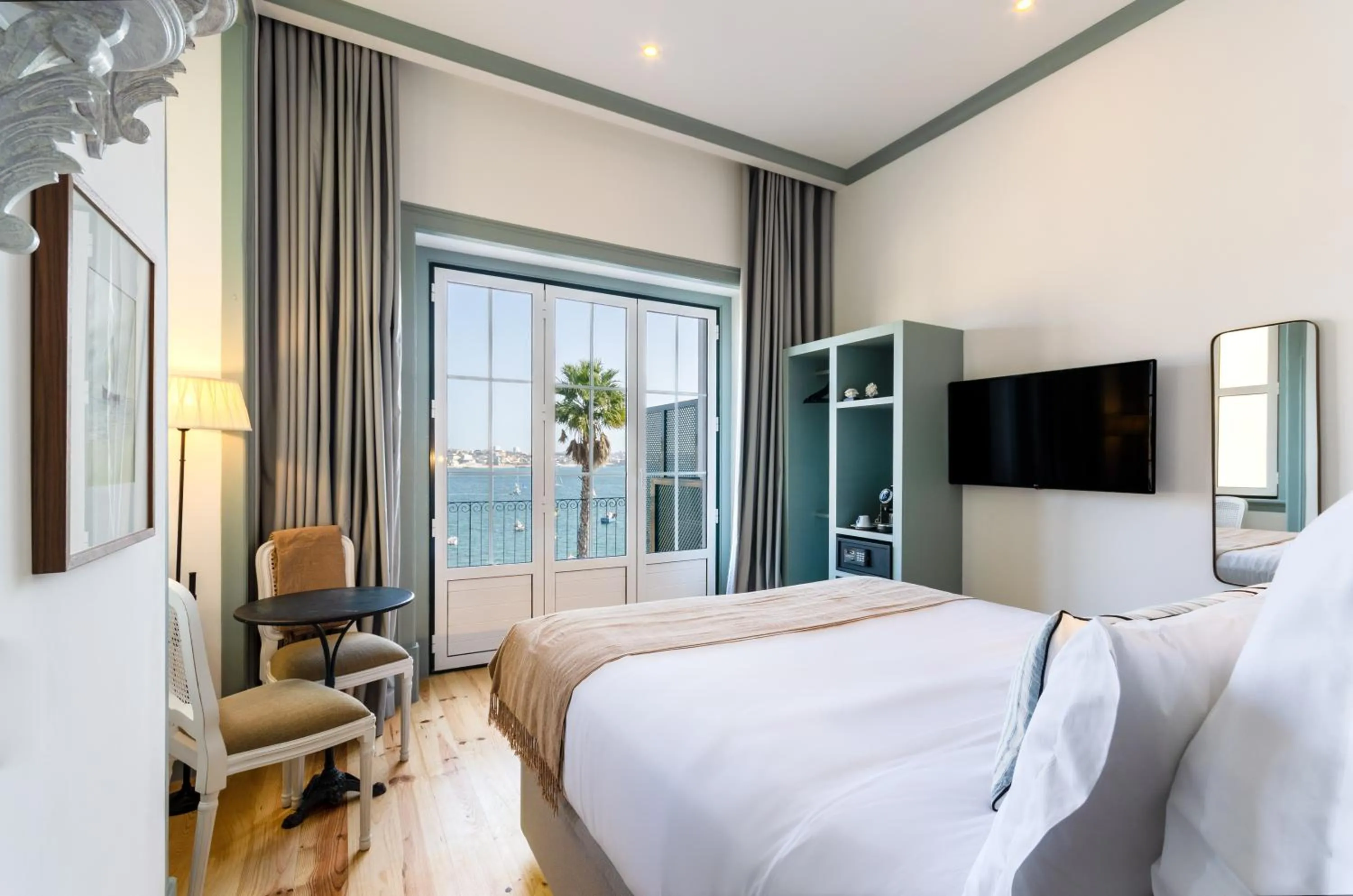 Bedroom, Bed in Westlight Cascais Chalet - Adults Only