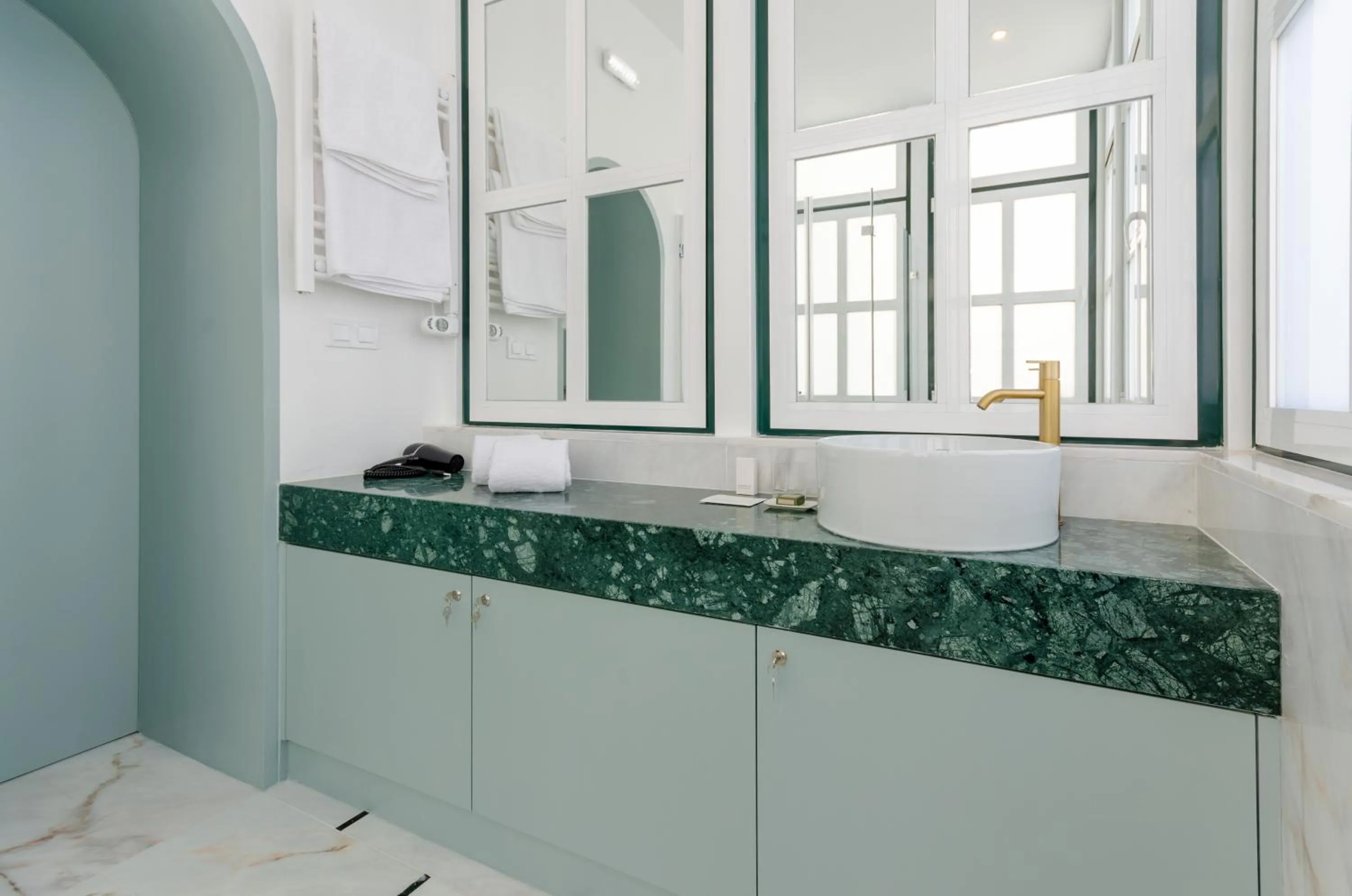 Bathroom in Westlight Cascais Chalet - Adults Only