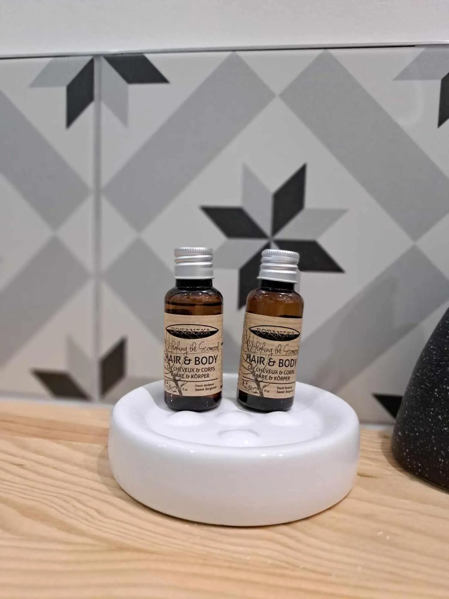 Decorative detail in A L'OMBRE DE LA TREILLE -Proche Saint-Emilion