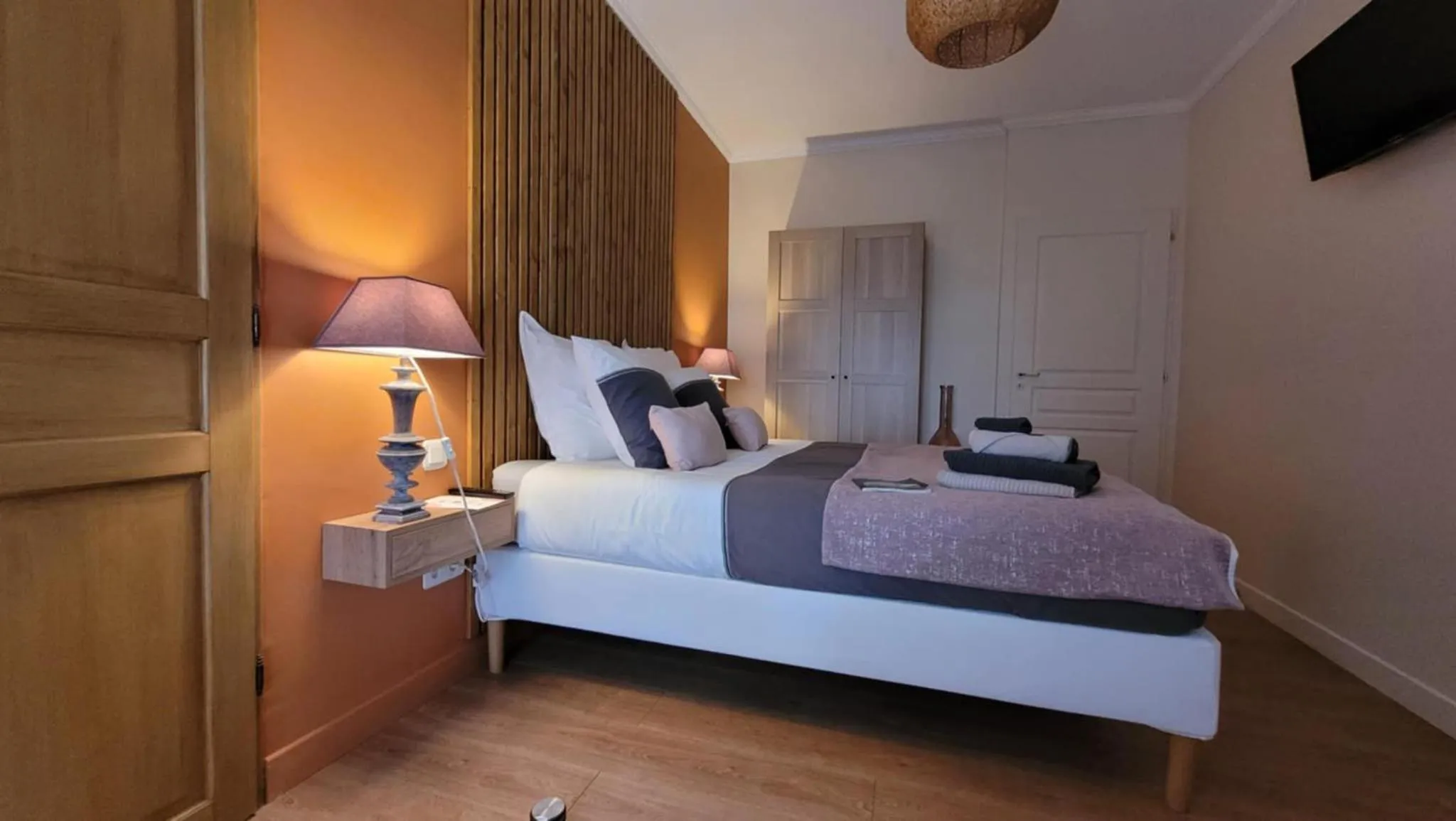 Bed in A L'OMBRE DE LA TREILLE -Proche Saint-Emilion