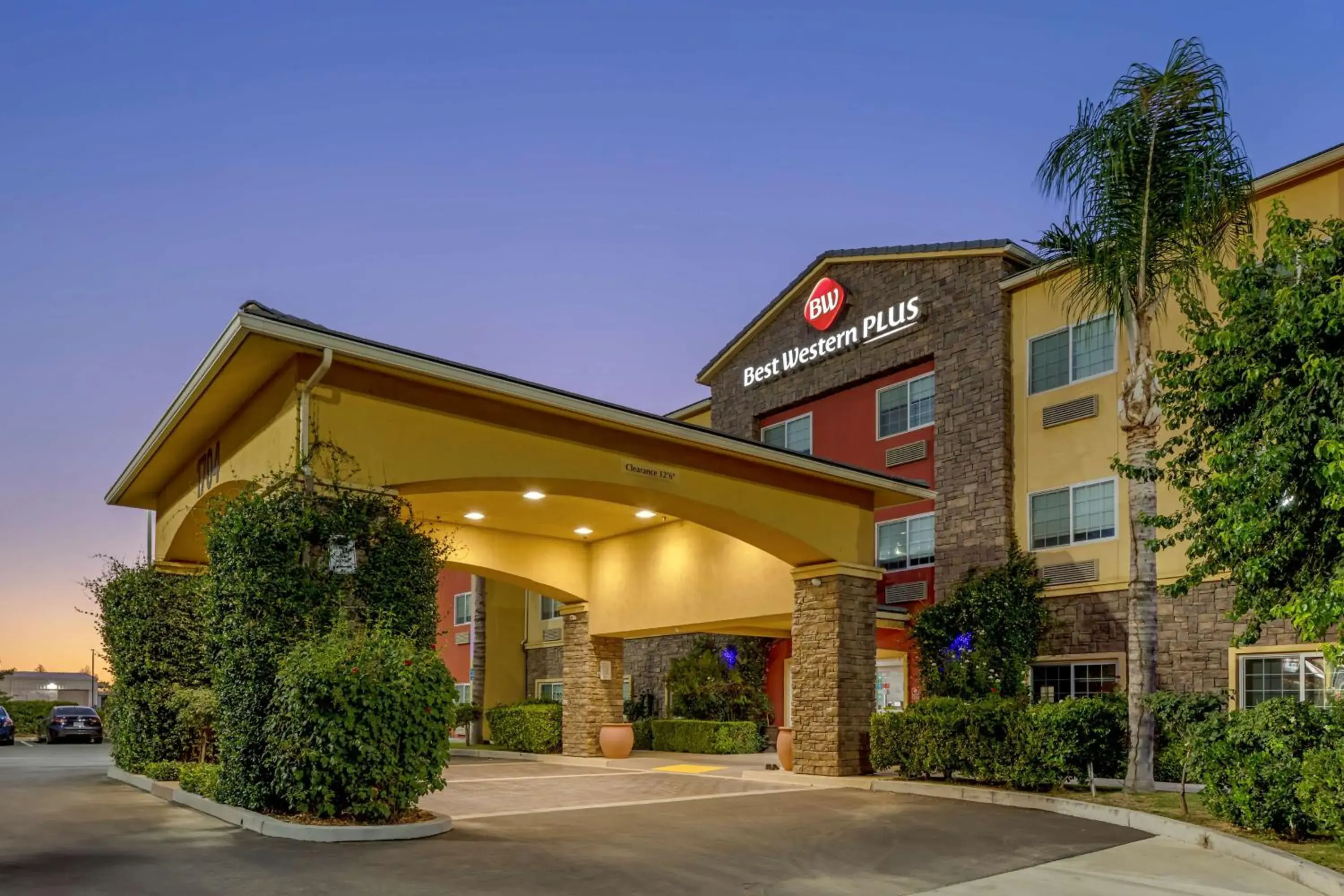 Property building in Best Western Plus Wasco Inn & Suites Property building in Best Western Plus Wasco Inn & Suites