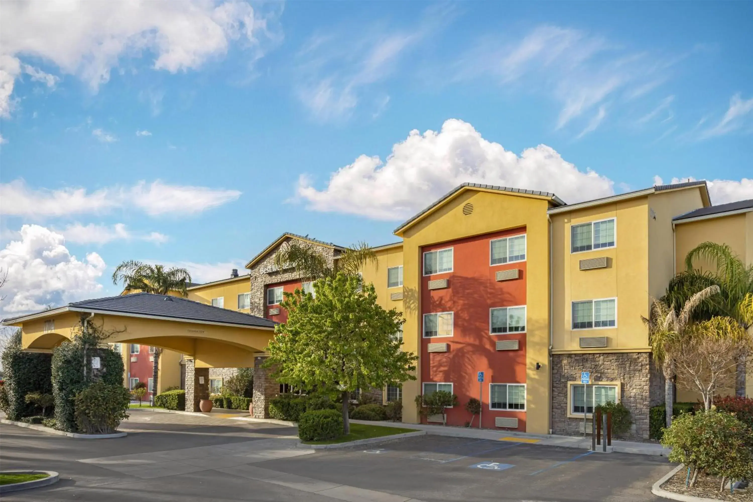 Property building in Best Western Plus Wasco Inn & Suites Property building in Best Western Plus Wasco Inn & Suites