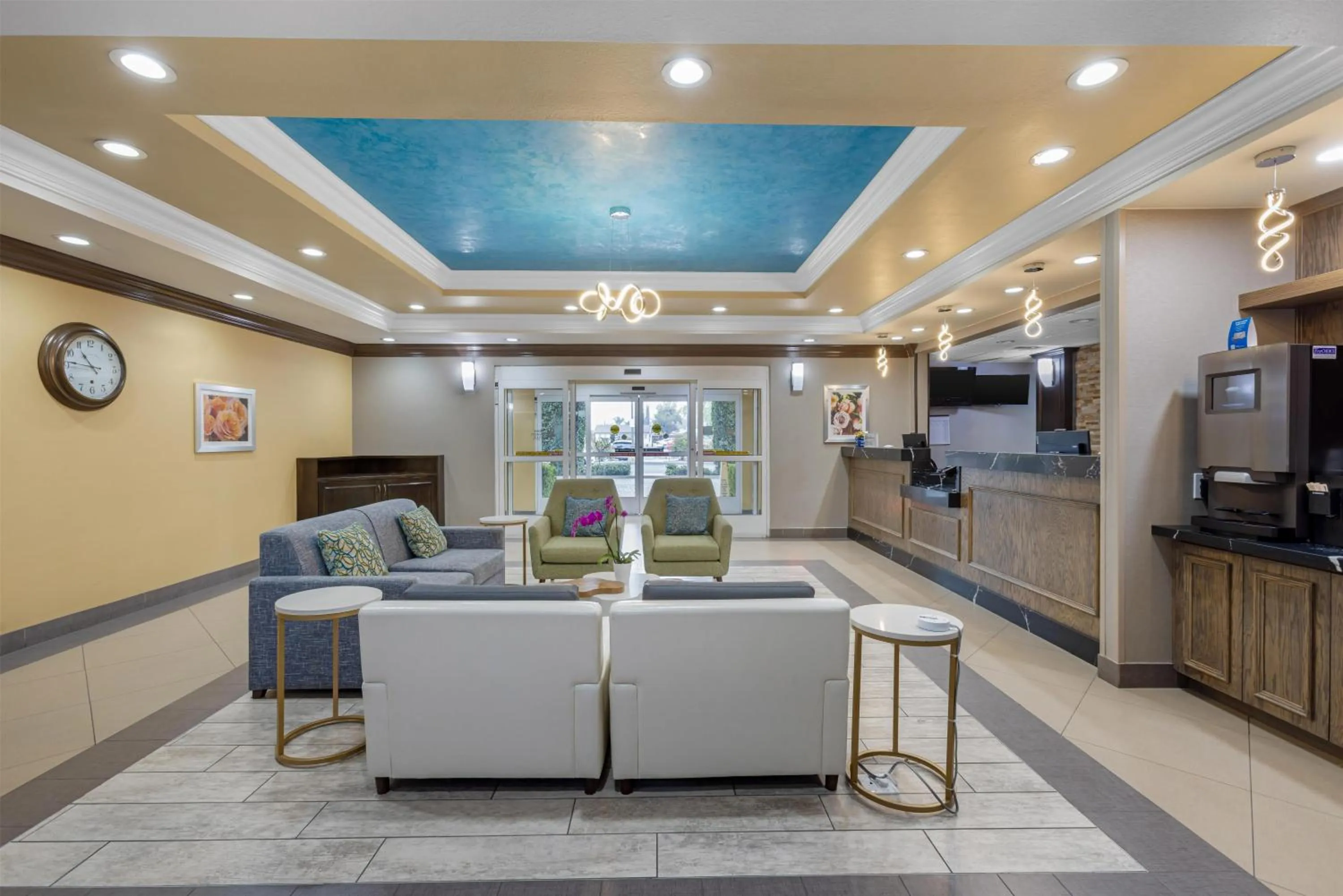 Lobby or reception in Best Western Plus Wasco Inn & Suites