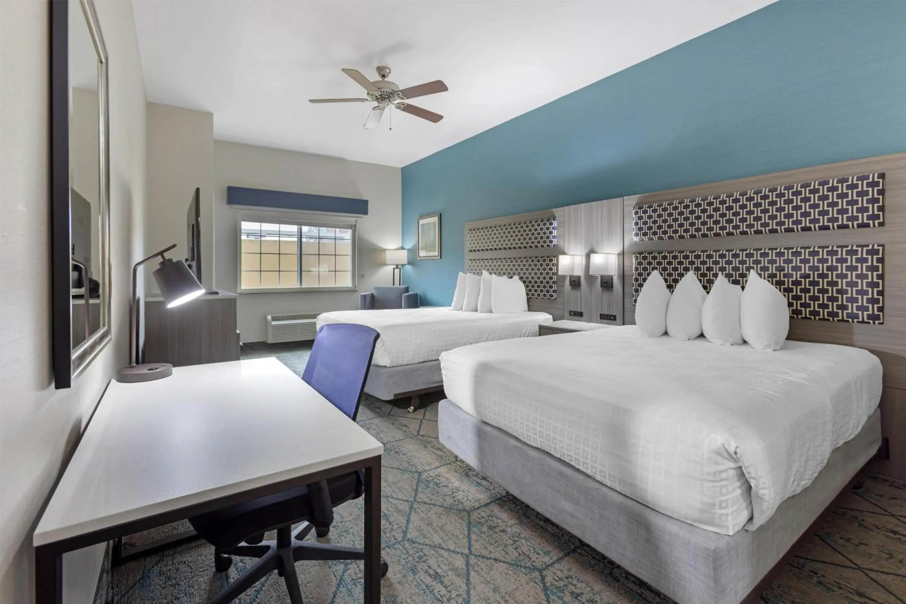 Bedroom, Bed in Best Western Plus Wasco Inn & Suites Bedroom, Bed in Best Western Plus Wasco Inn & Suites