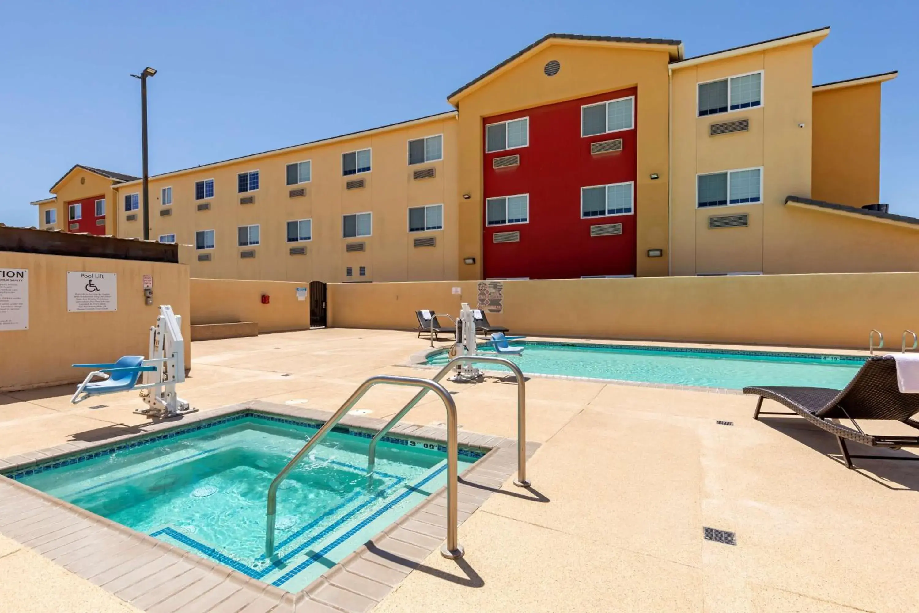 Pool view in Best Western Plus Wasco Inn & Suites Pool view in Best Western Plus Wasco Inn & Suites