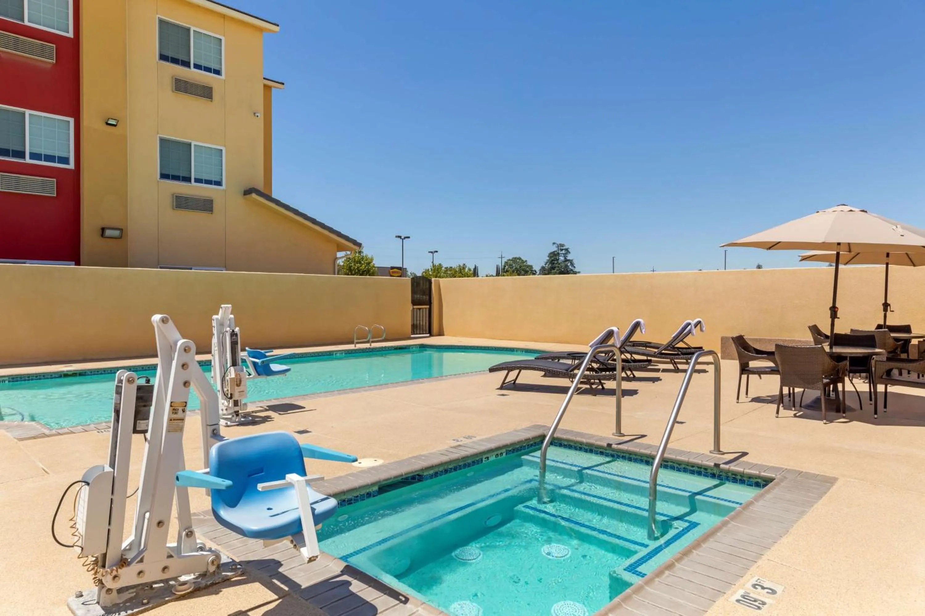 Pool view in Best Western Plus Wasco Inn & Suites