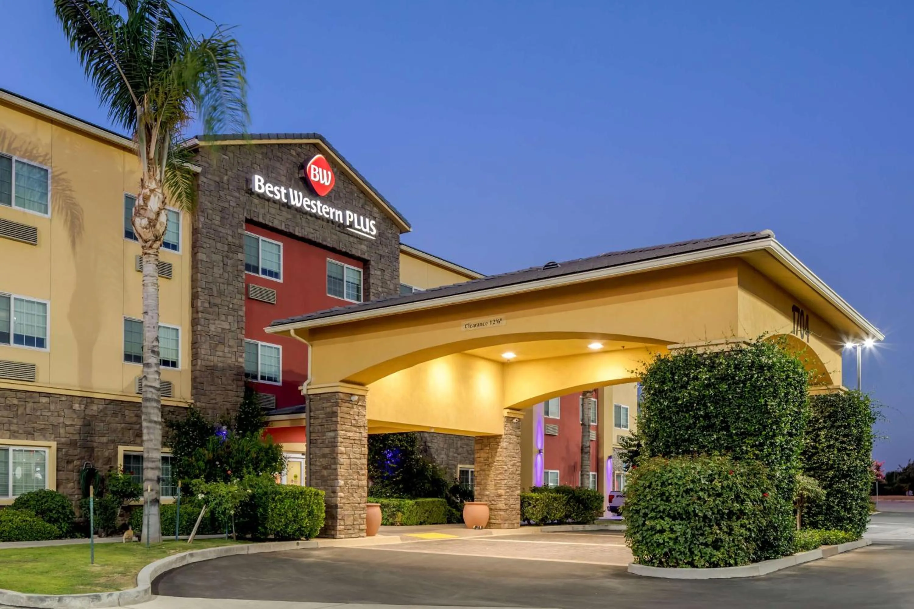Property building in Best Western Plus Wasco Inn & Suites