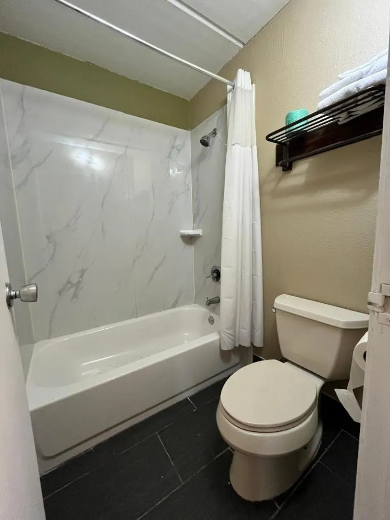 Super 8 by Wyndham Shelby