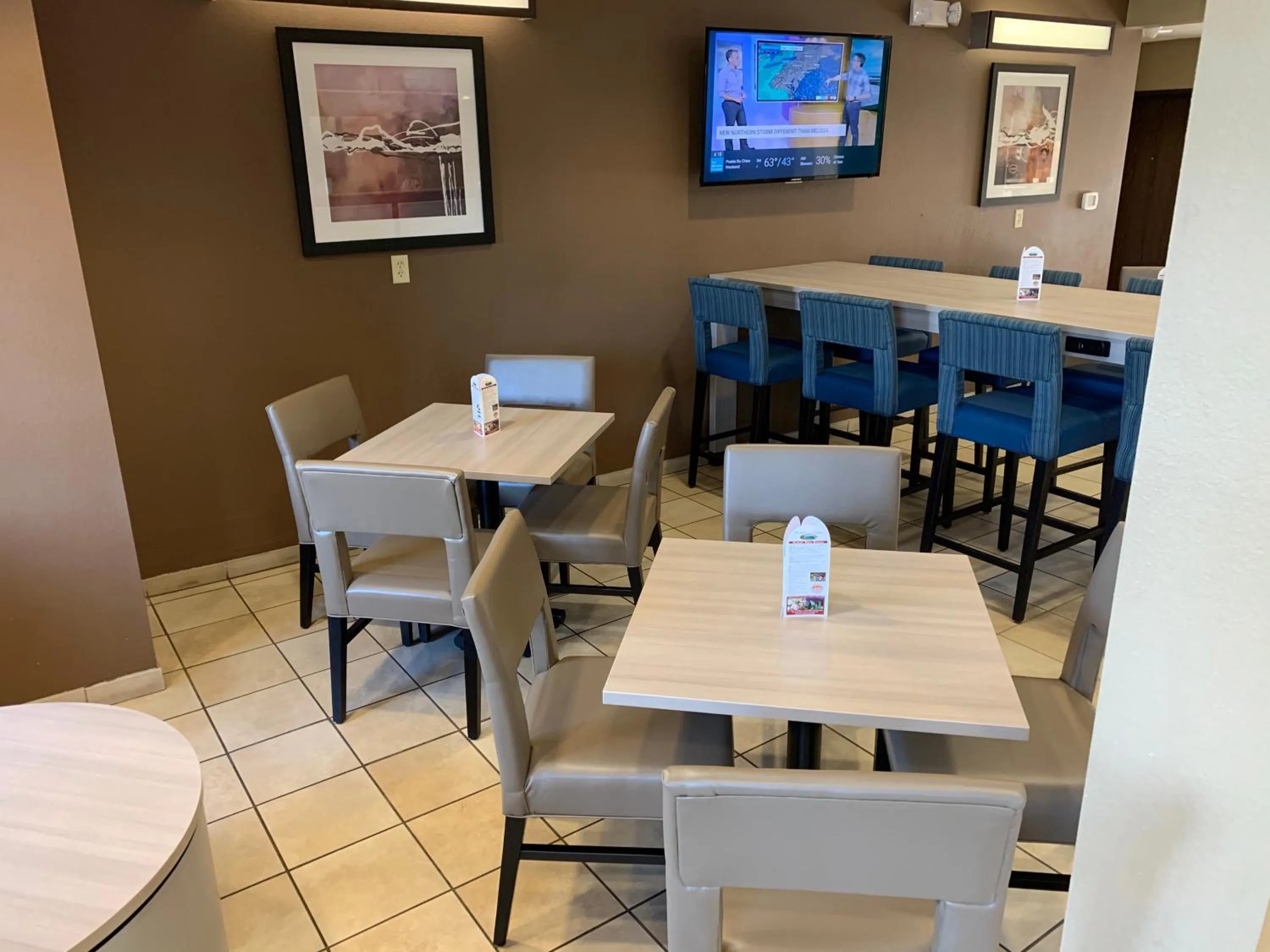 Food and drinks in Microtel Inn & Suites by Wyndham Prairie du Chien