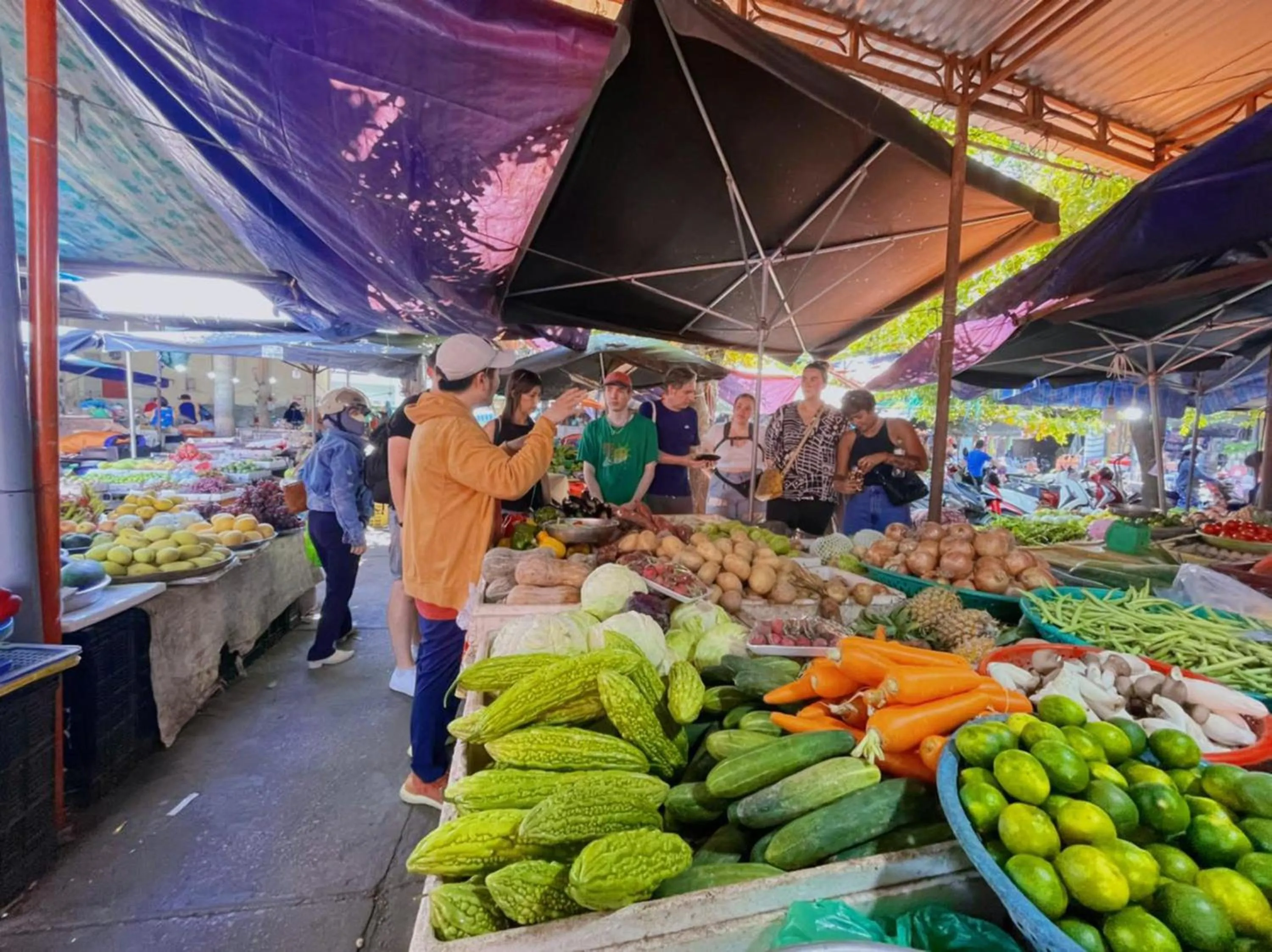 Neighbourhood in Silk and Sea Hotel