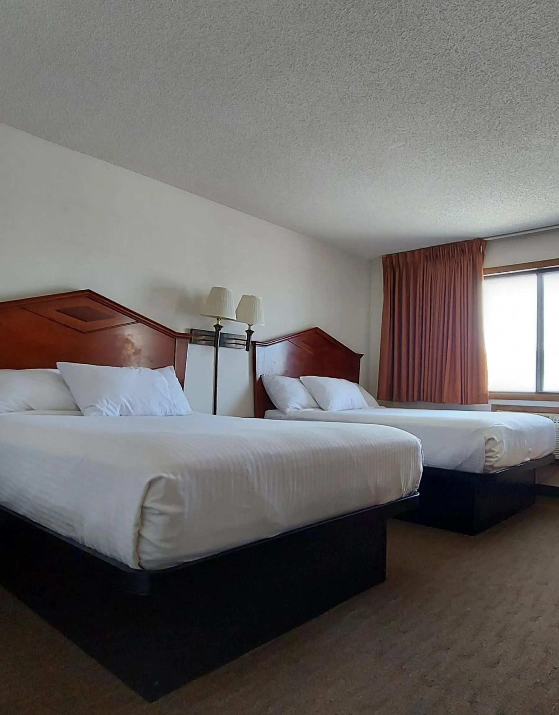 Bed in Days Inn by Wyndham Willmar
