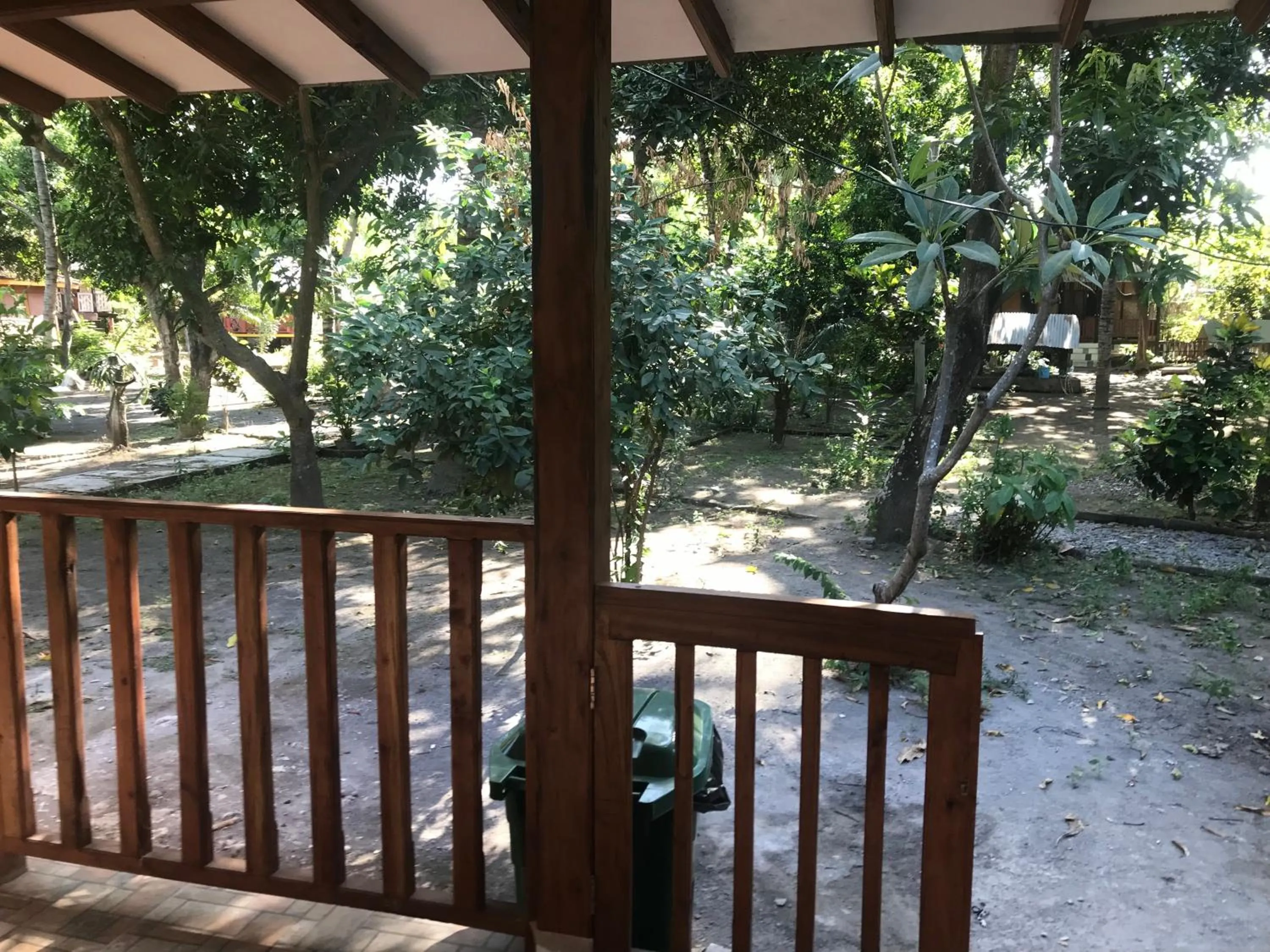 Inner courtyard view in Pondok Wisata Gili Lampu