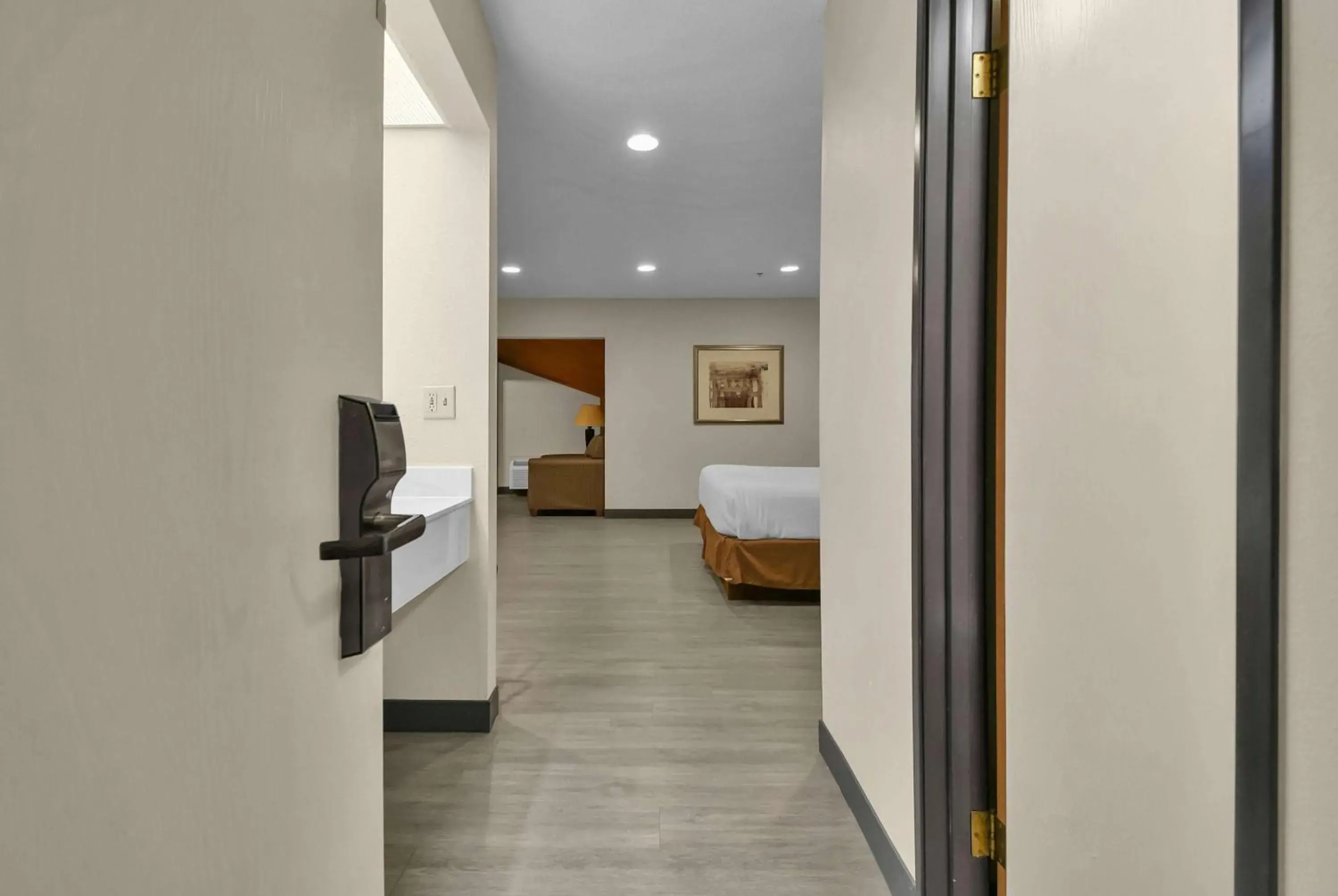 Photo of the whole room, Bed in Baymont by Wyndham Zanesville Photo of the whole room, Bed in Baymont by Wyndham Zanesville