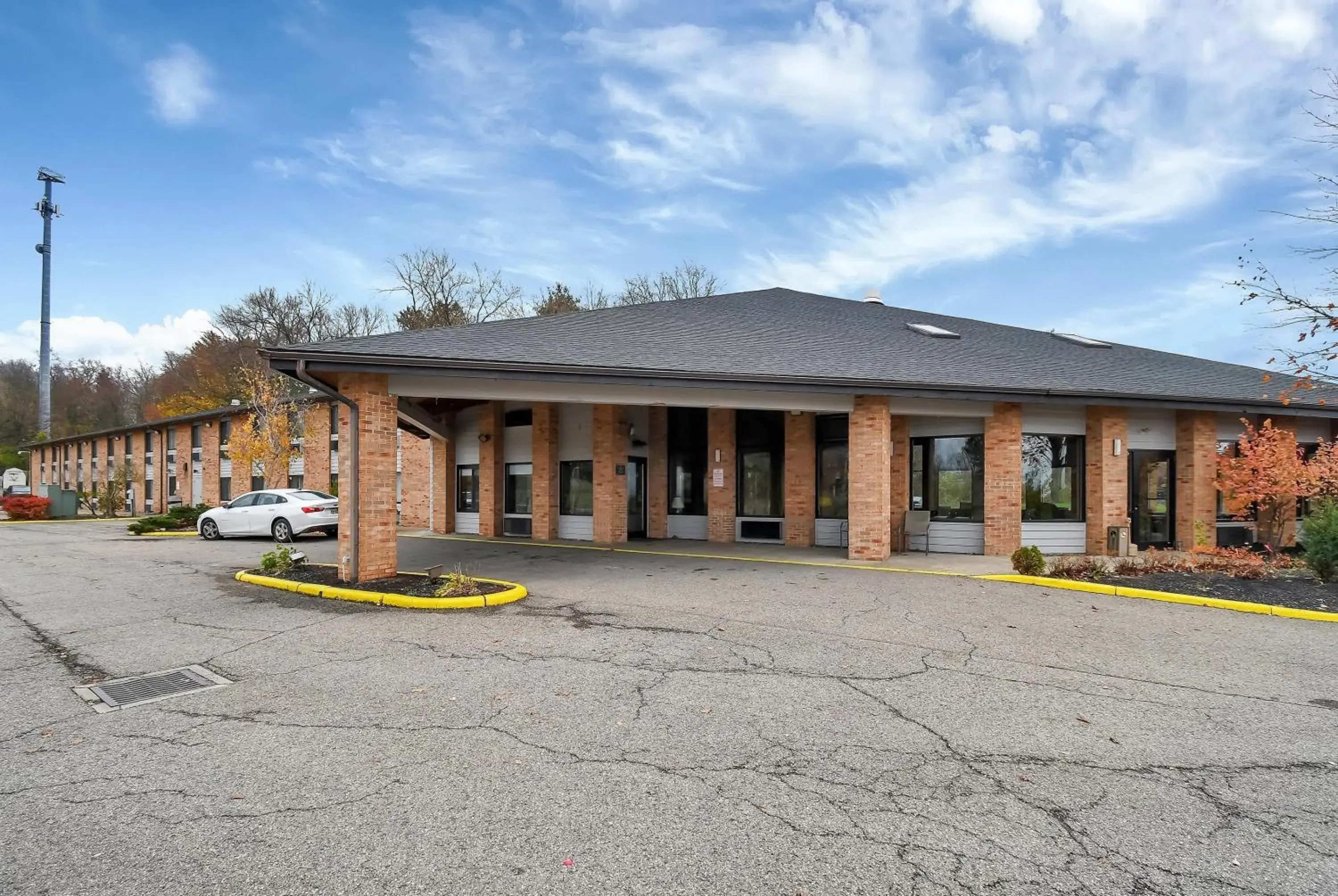 Property building in Baymont by Wyndham Zanesville Property building in Baymont by Wyndham Zanesville