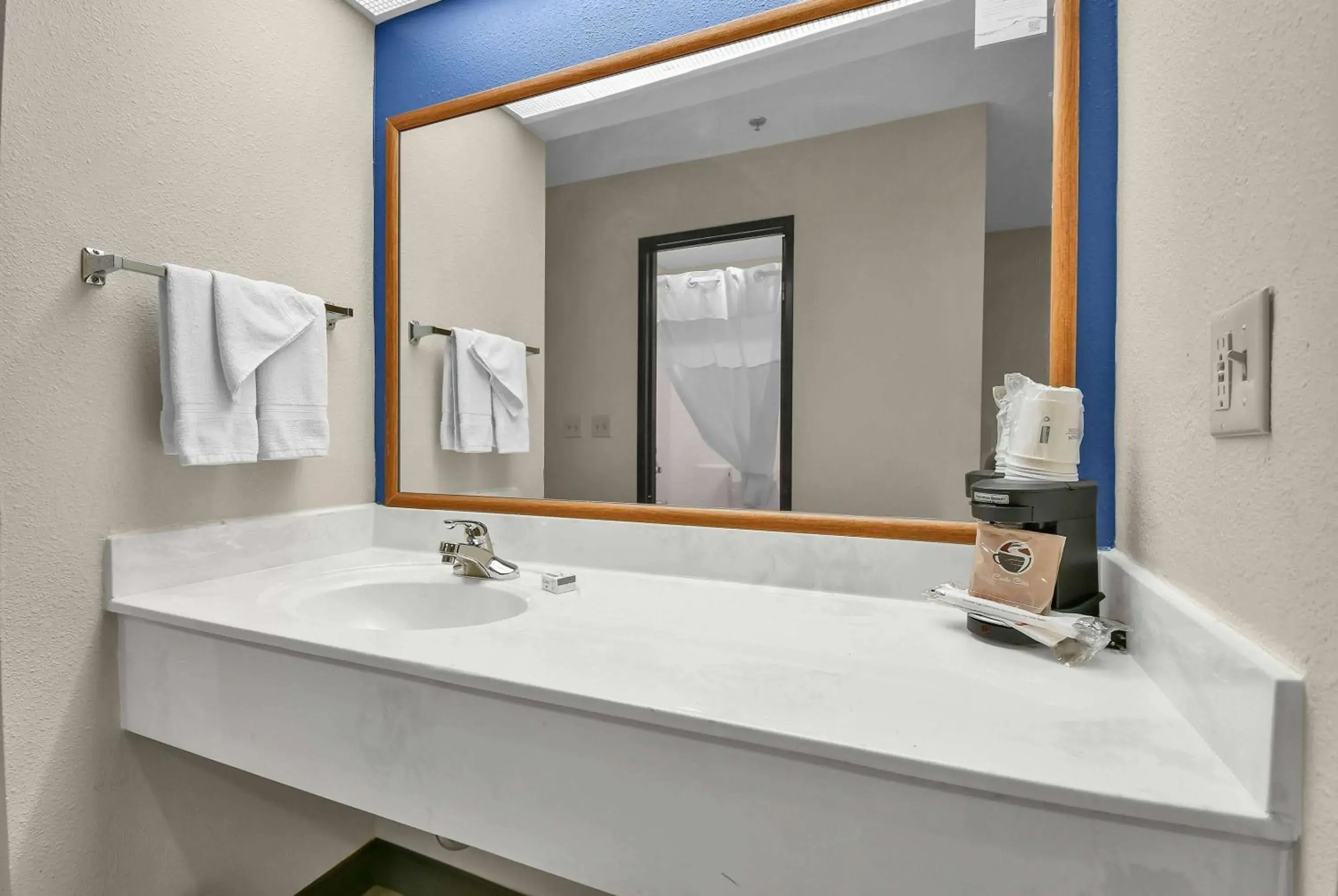 Bathroom in Baymont by Wyndham Zanesville Bathroom in Baymont by Wyndham Zanesville