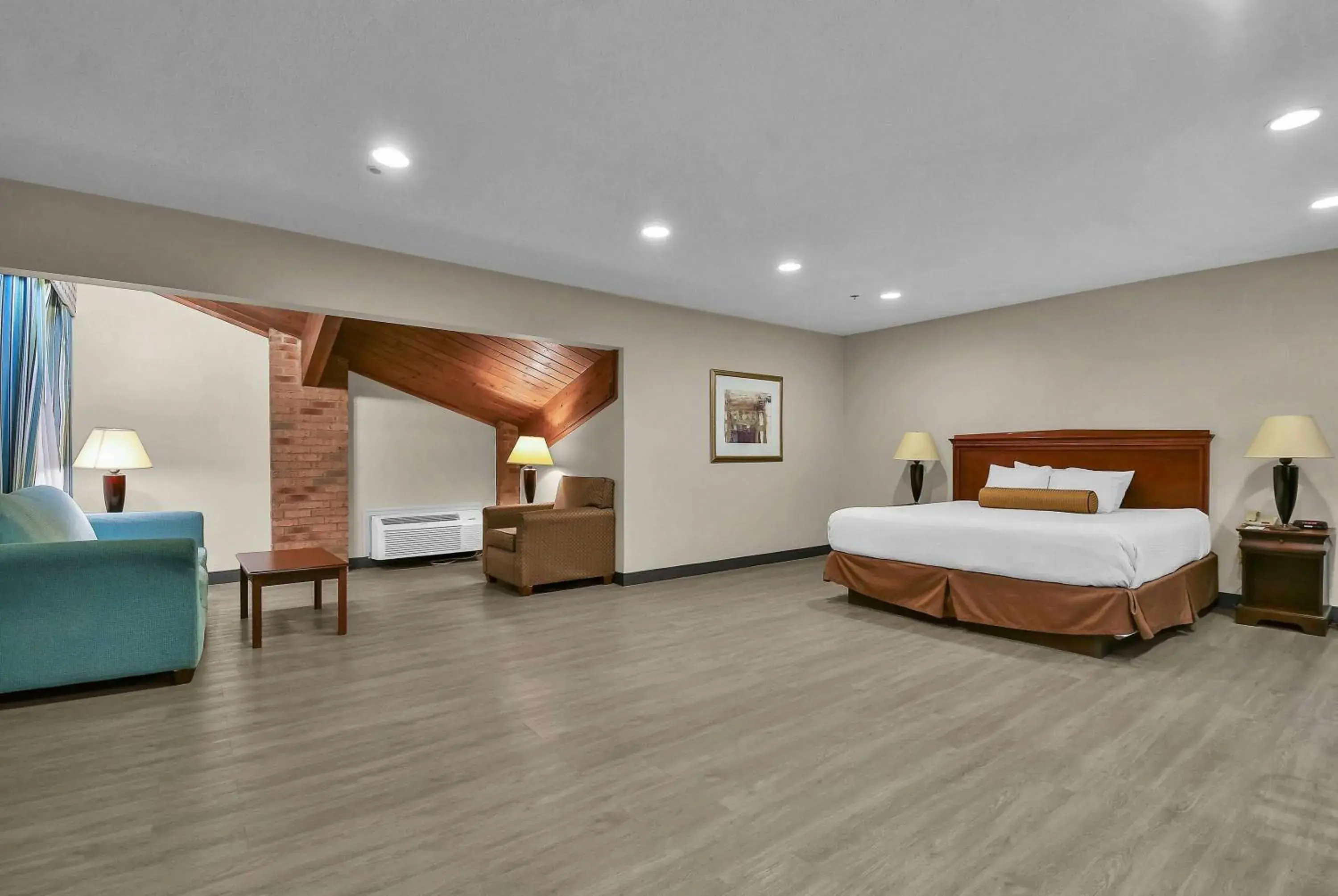 Photo of the whole room, Bed in Baymont by Wyndham Zanesville Photo of the whole room, Bed in Baymont by Wyndham Zanesville