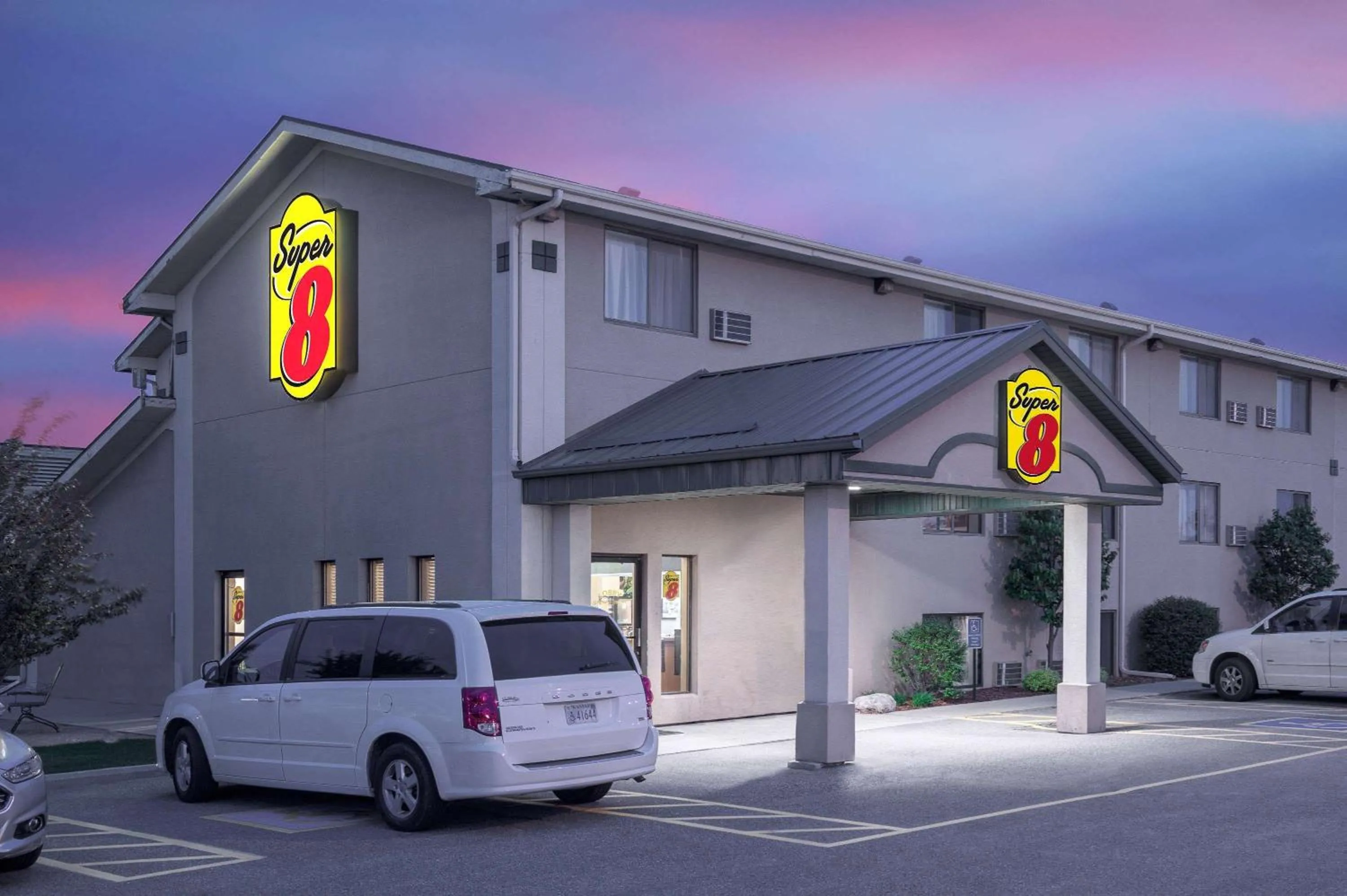 Property building in Super 8 by Wyndham Willmar