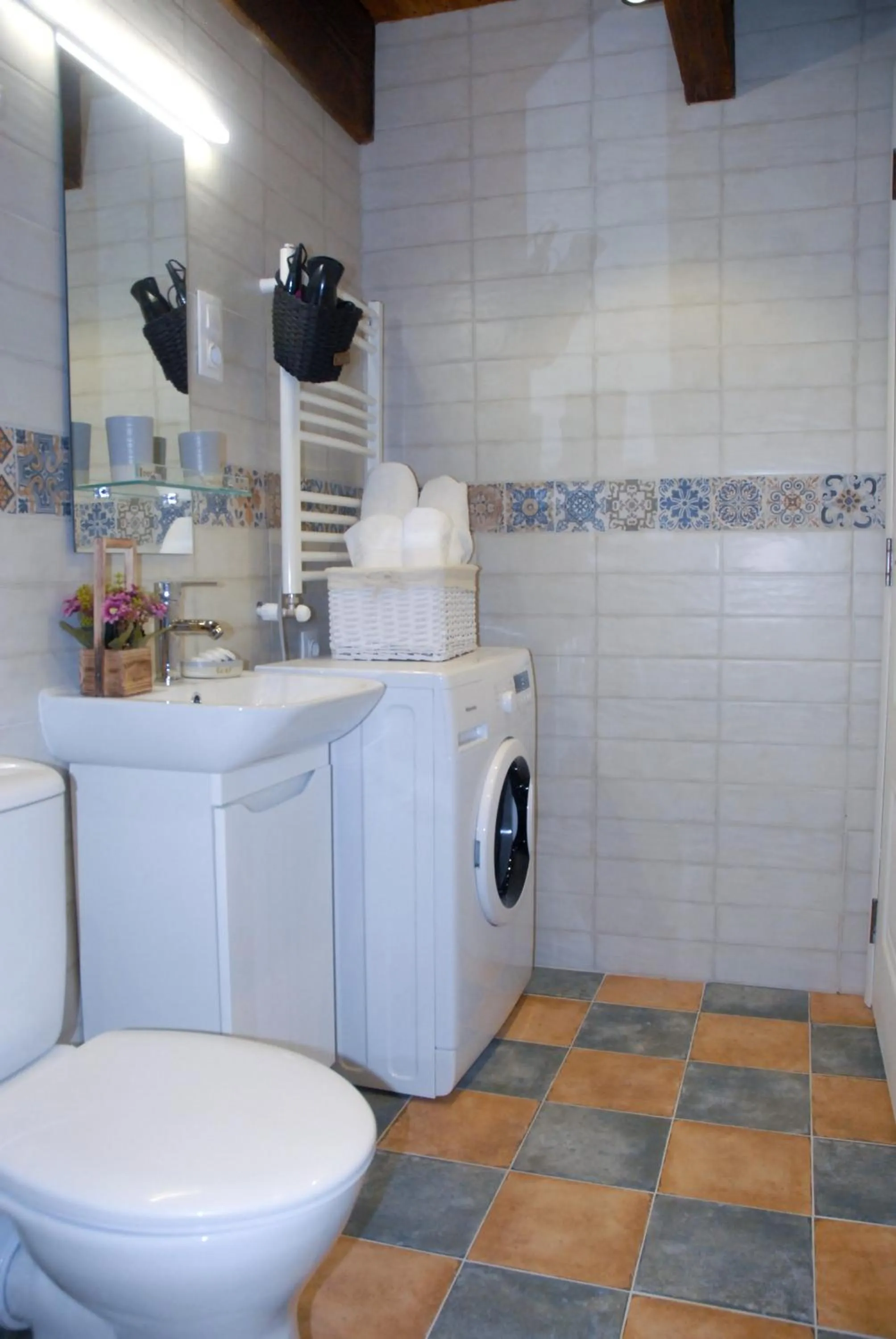 Toilet in Cozy Studios on Freedom Square