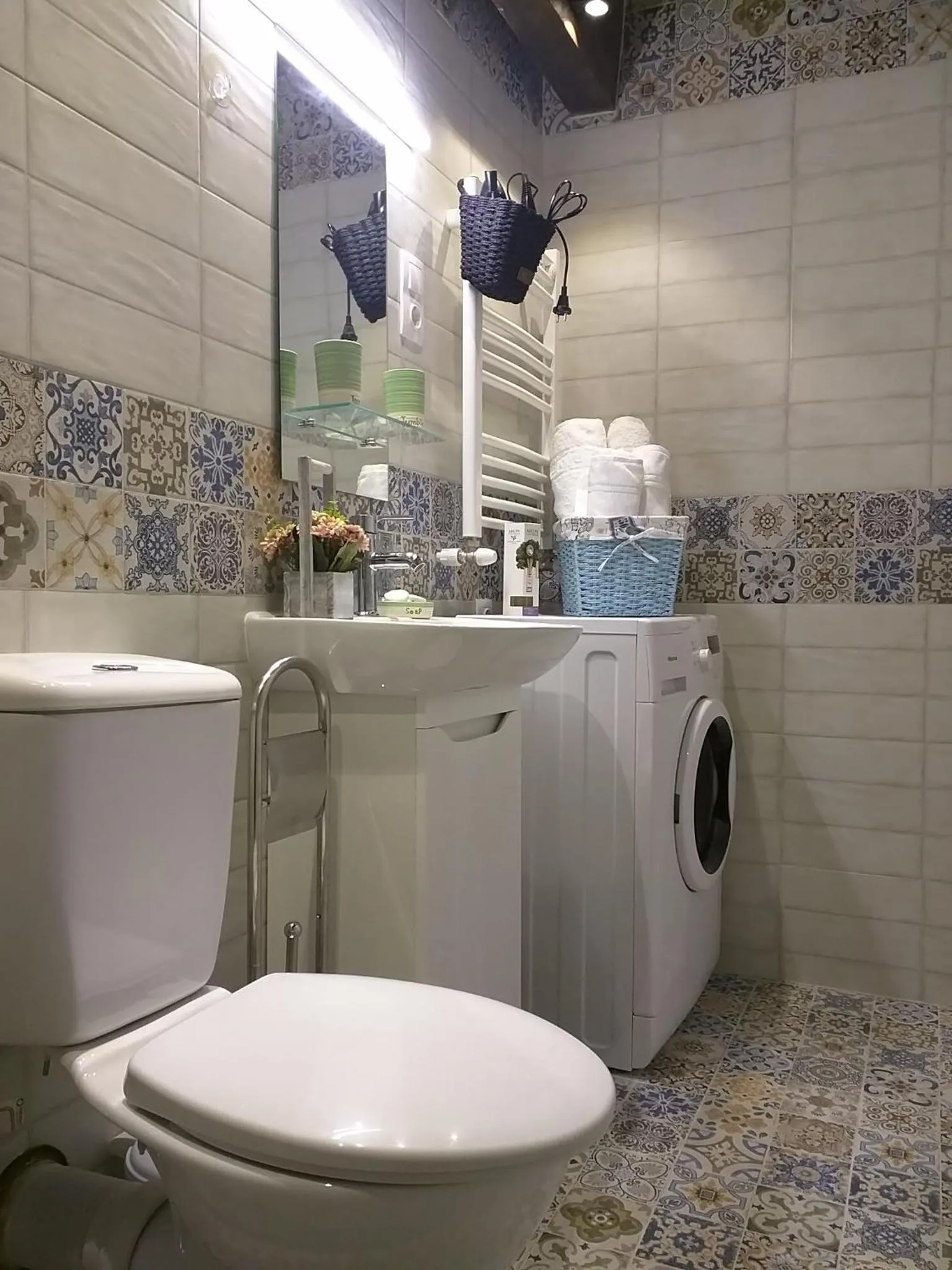 Toilet in Cozy Studios on Freedom Square