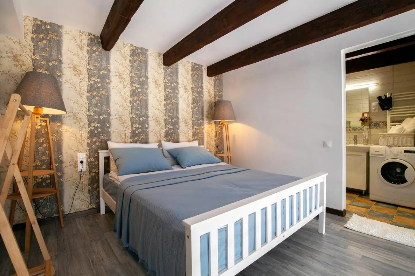 Bed in Cozy Studios on Freedom Square