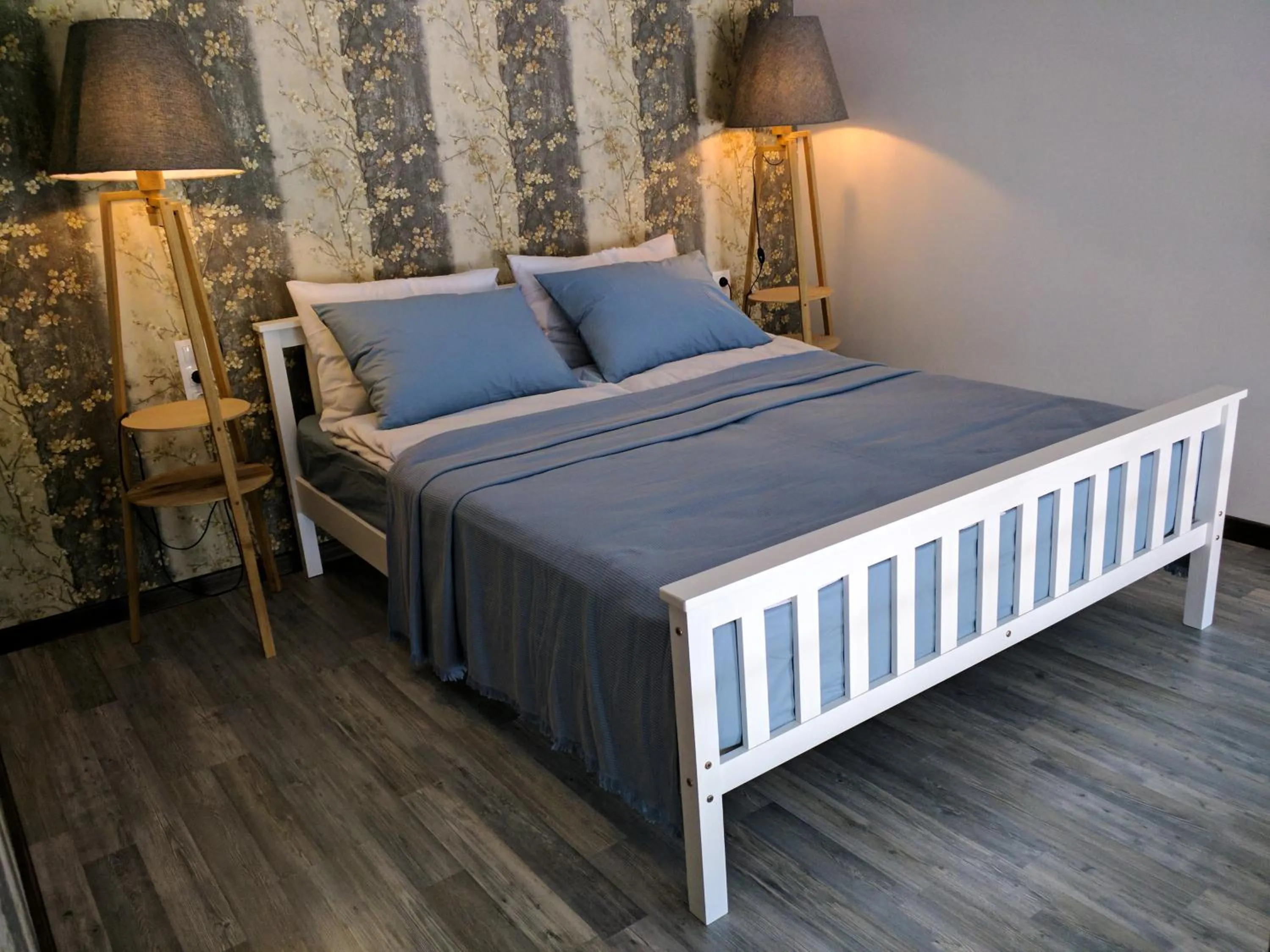 Bed in Cozy Studios on Freedom Square