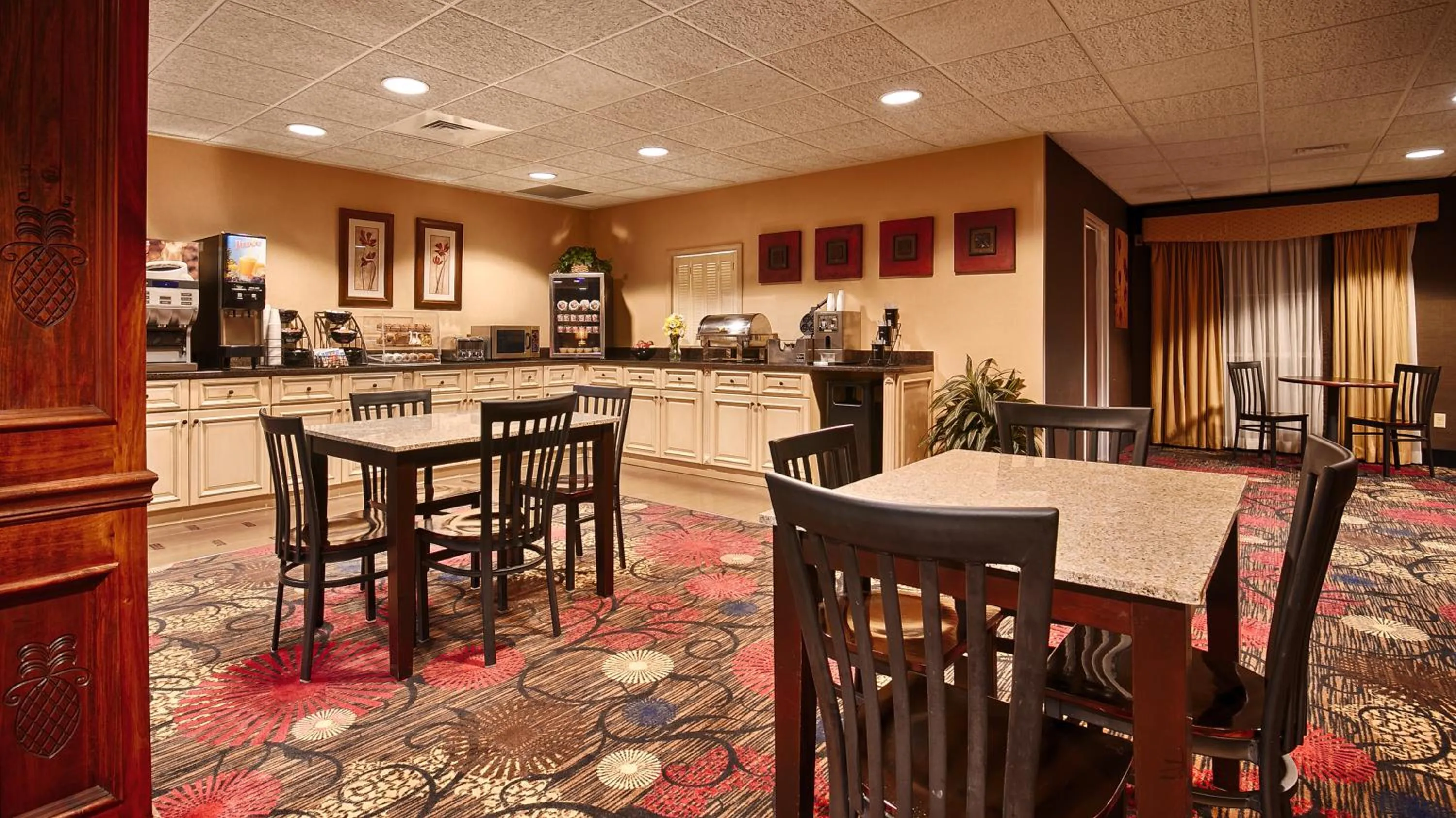 Restaurant/places to eat in Best Western Plus Brandywine Inn & Suites