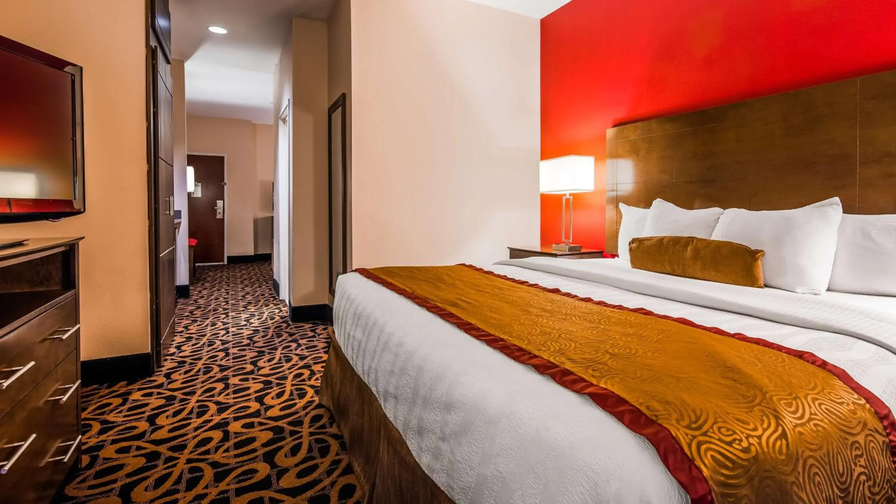 Photo of the whole room, Bed in Best Western Plus Brandywine Inn & Suites Photo of the whole room, Bed in Best Western Plus Brandywine Inn & Suites